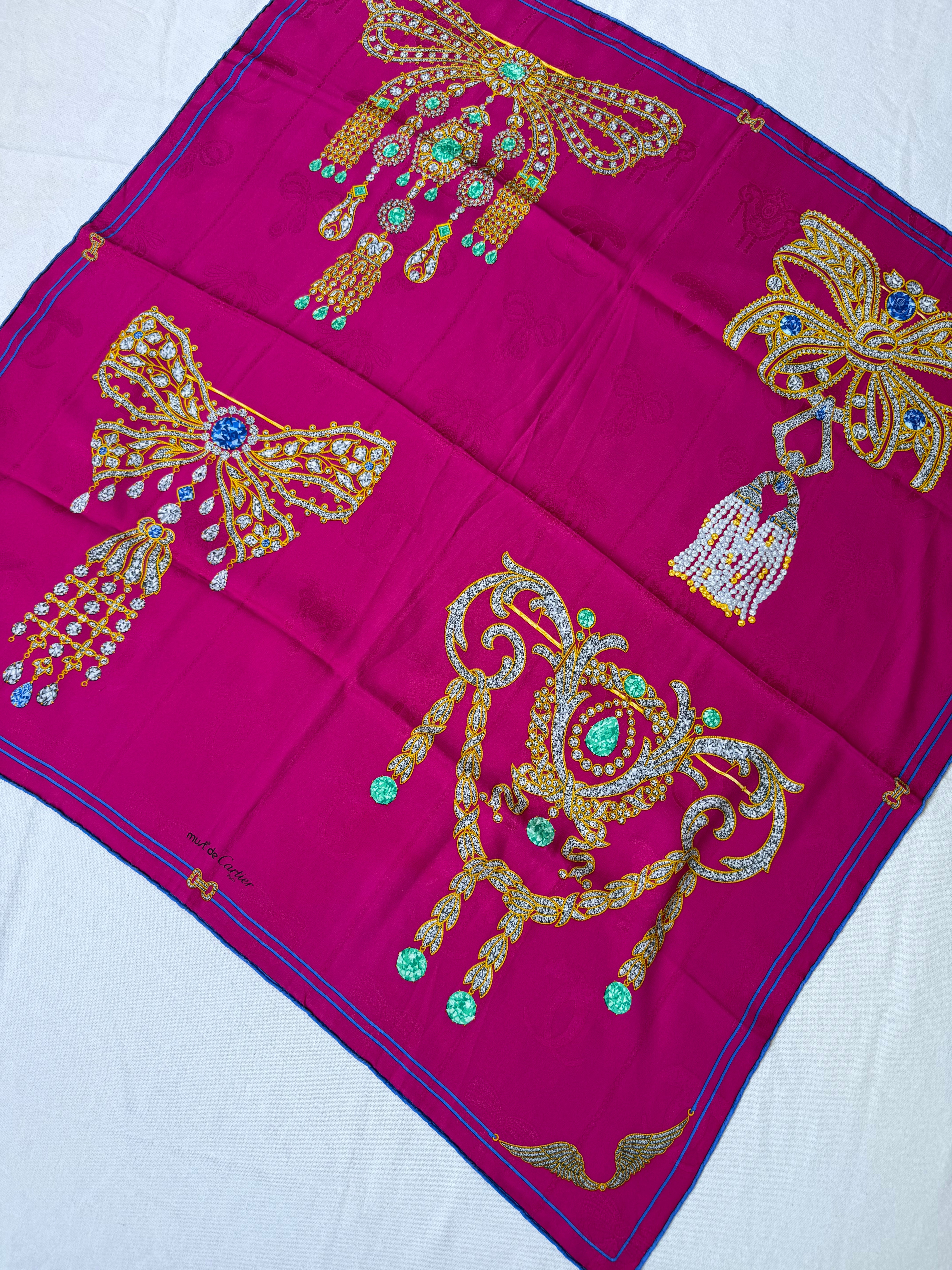 Foulard Cartier – Collection Musée, motifs bijoux et noeuds