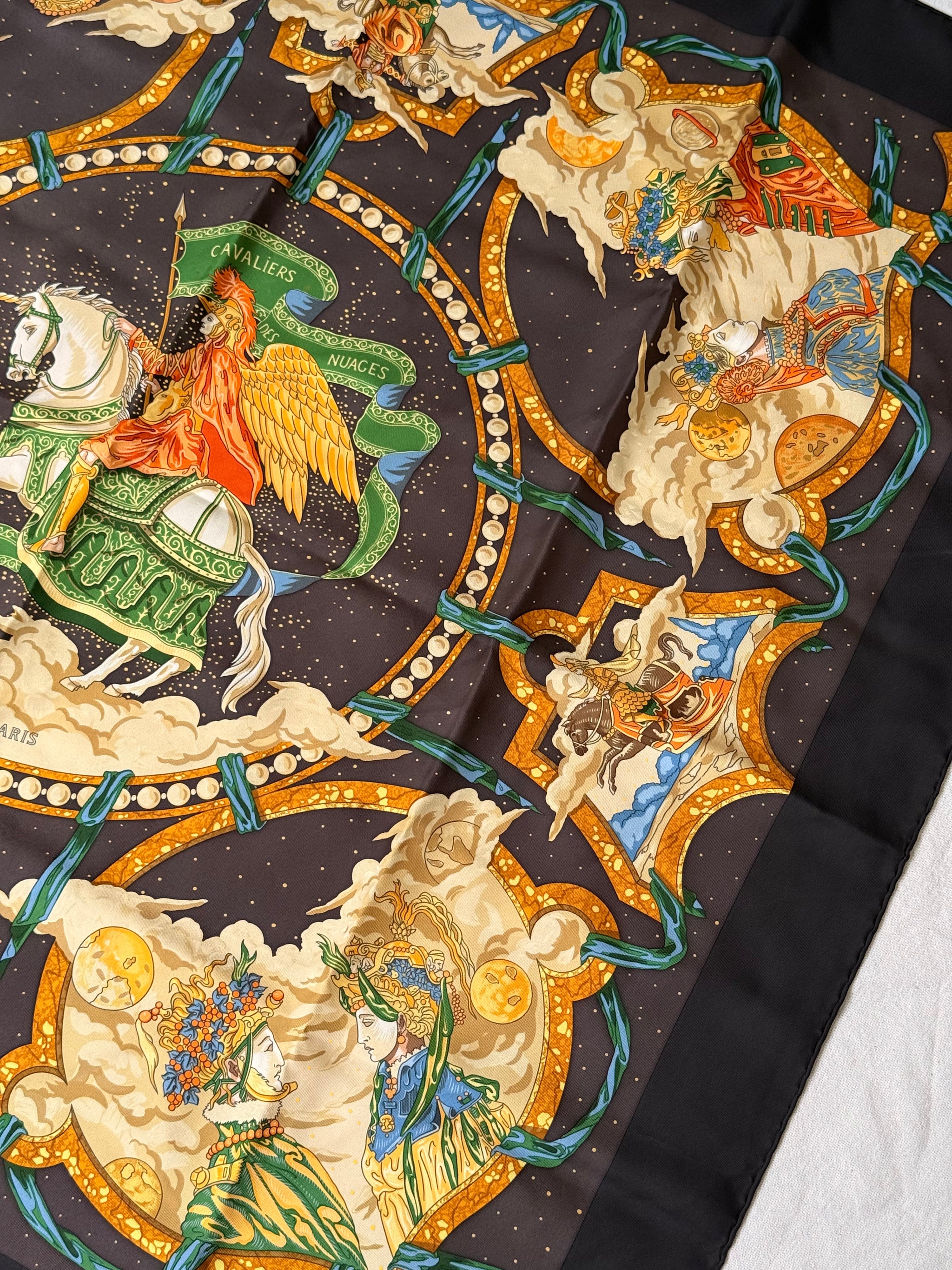 Foulard Hermès – Cavaliers des nuages