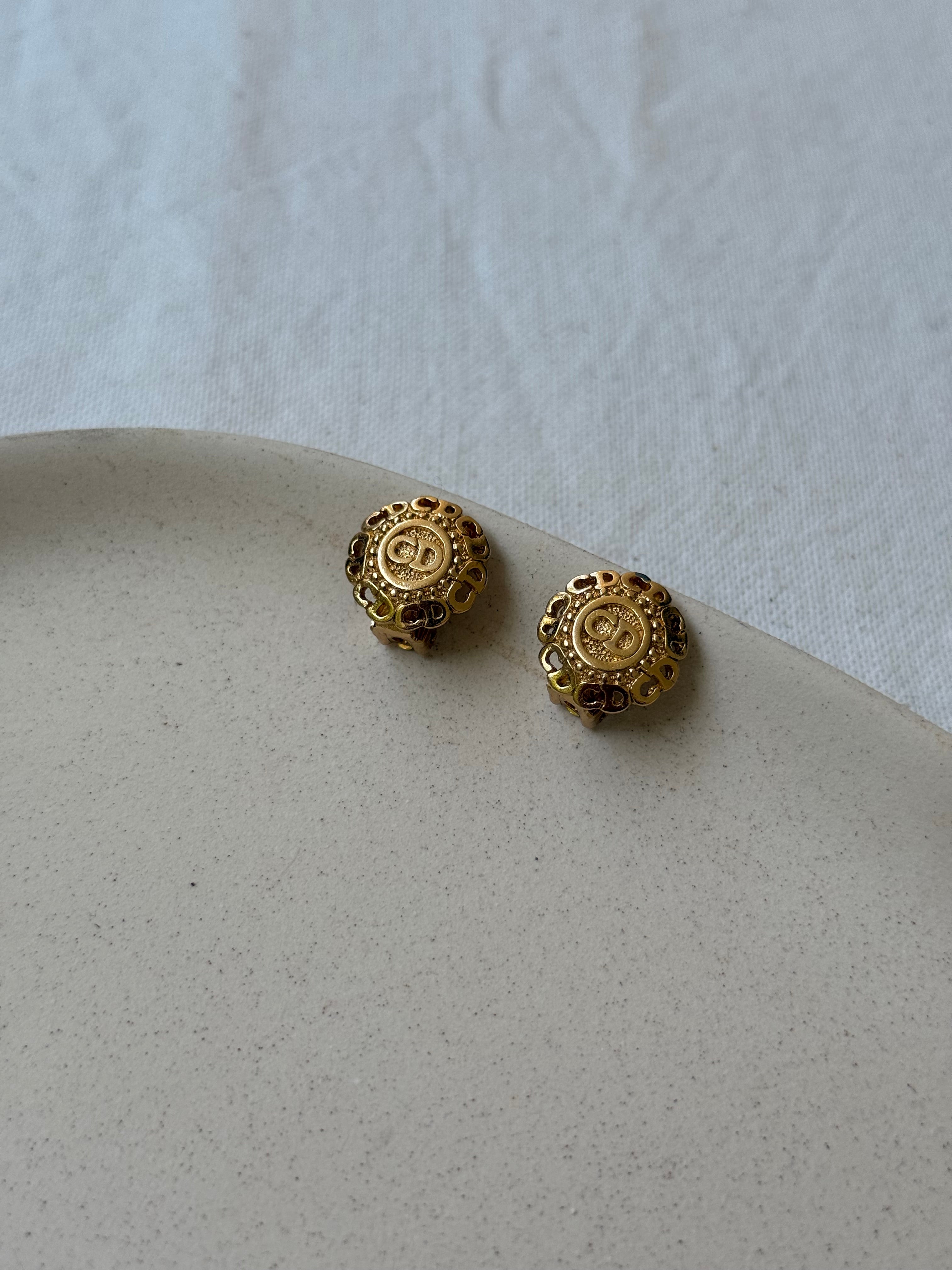Boucles d’oreilles Christian Dior vintage - Logo CD petit format