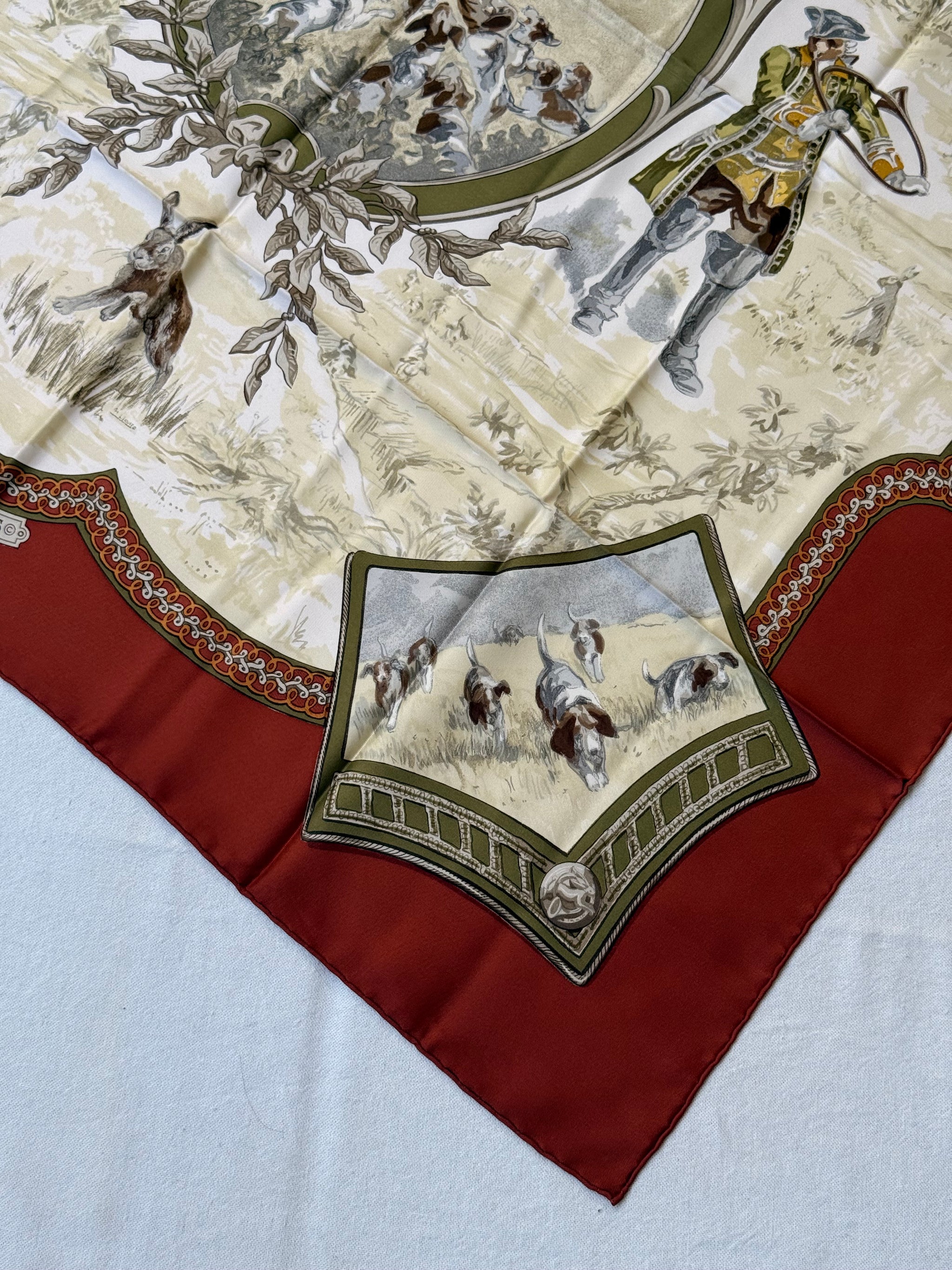 Foulard Hermès – Modèle Petite Vénerie