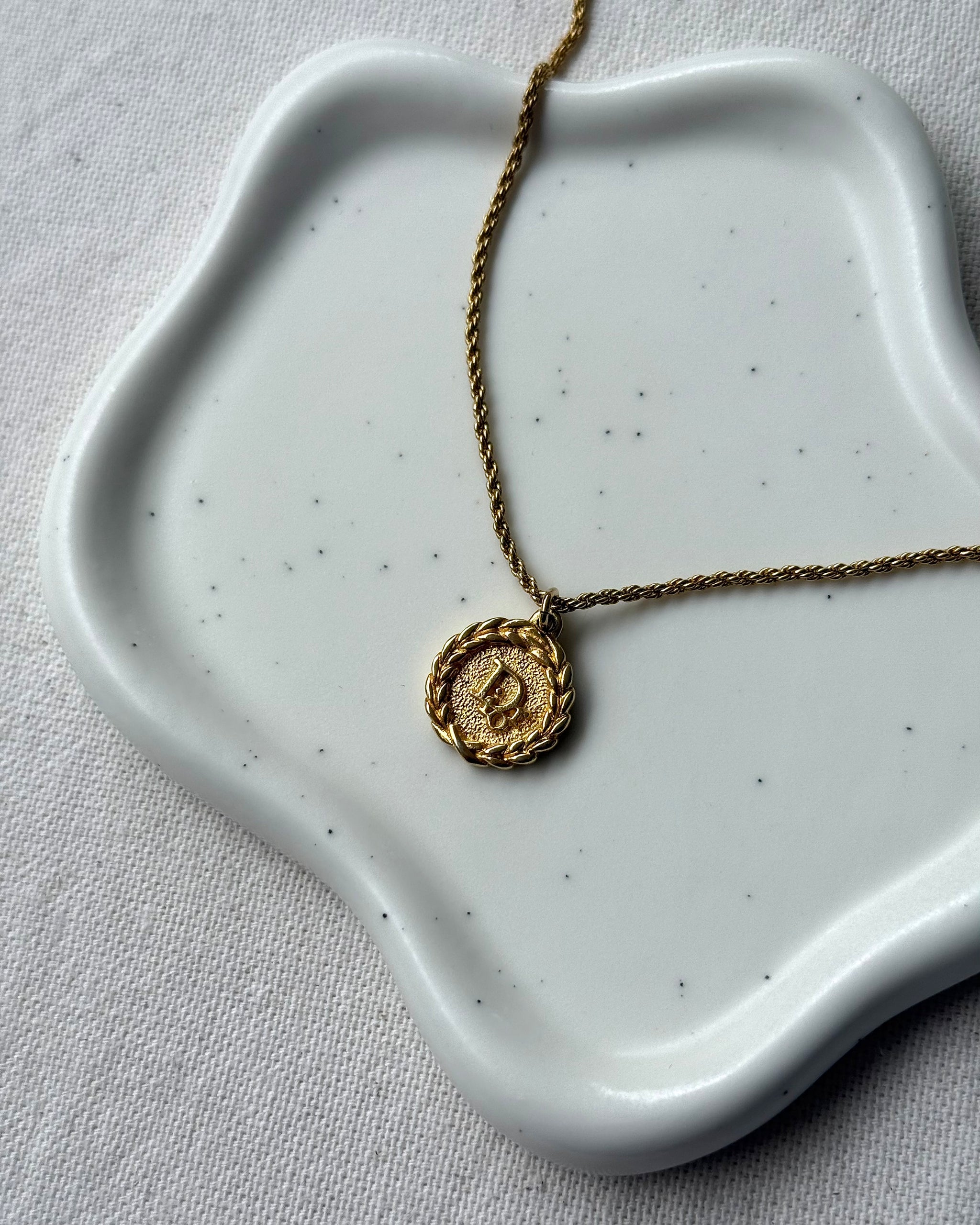 Collier Christian Dior vintage - Médaillon inscription Dior