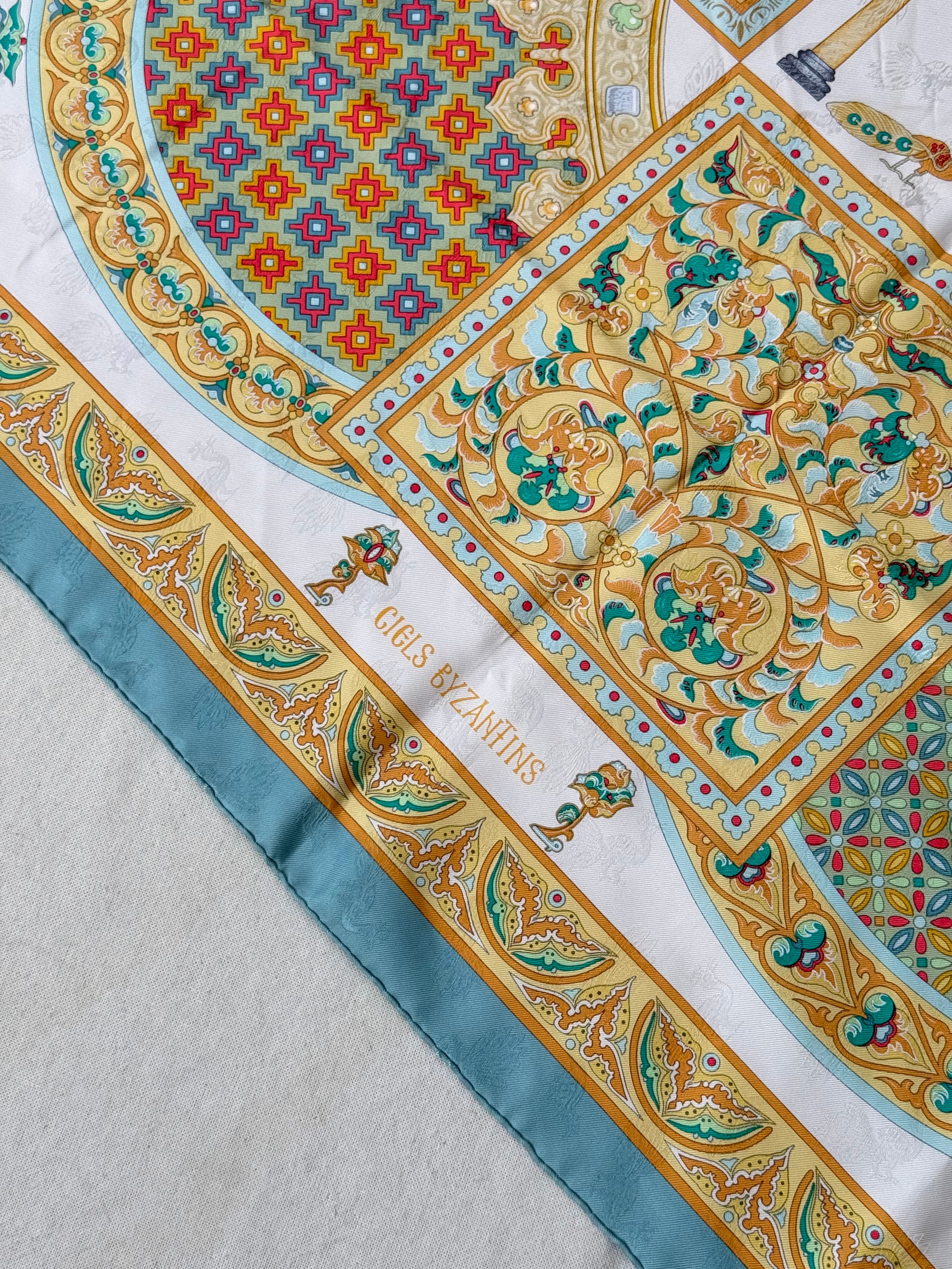 Foulard Hermès – Modèle Ciels Byzantins