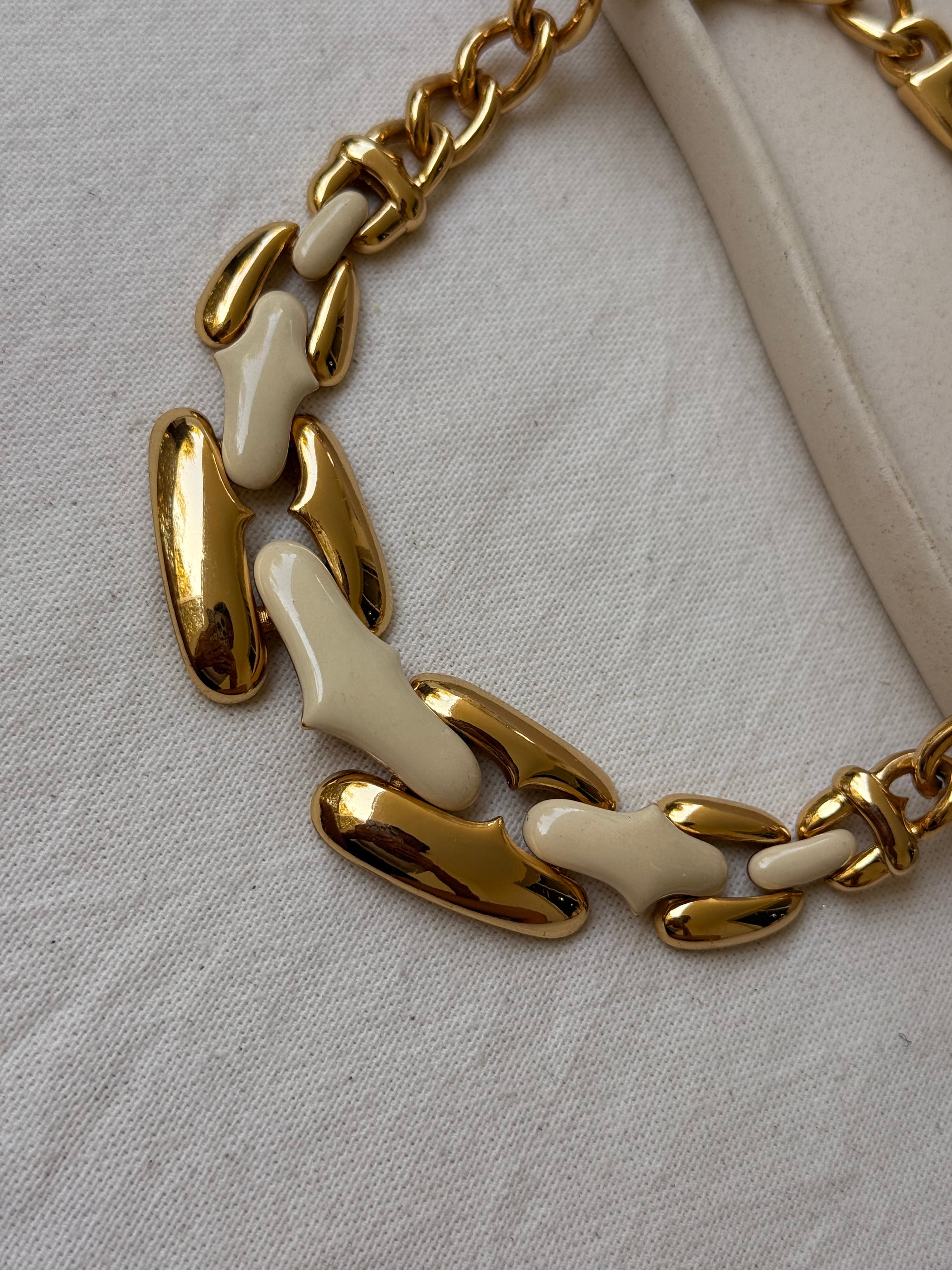 Collier Helena Rubinstein vintage - Maille dorée et émail ivoire