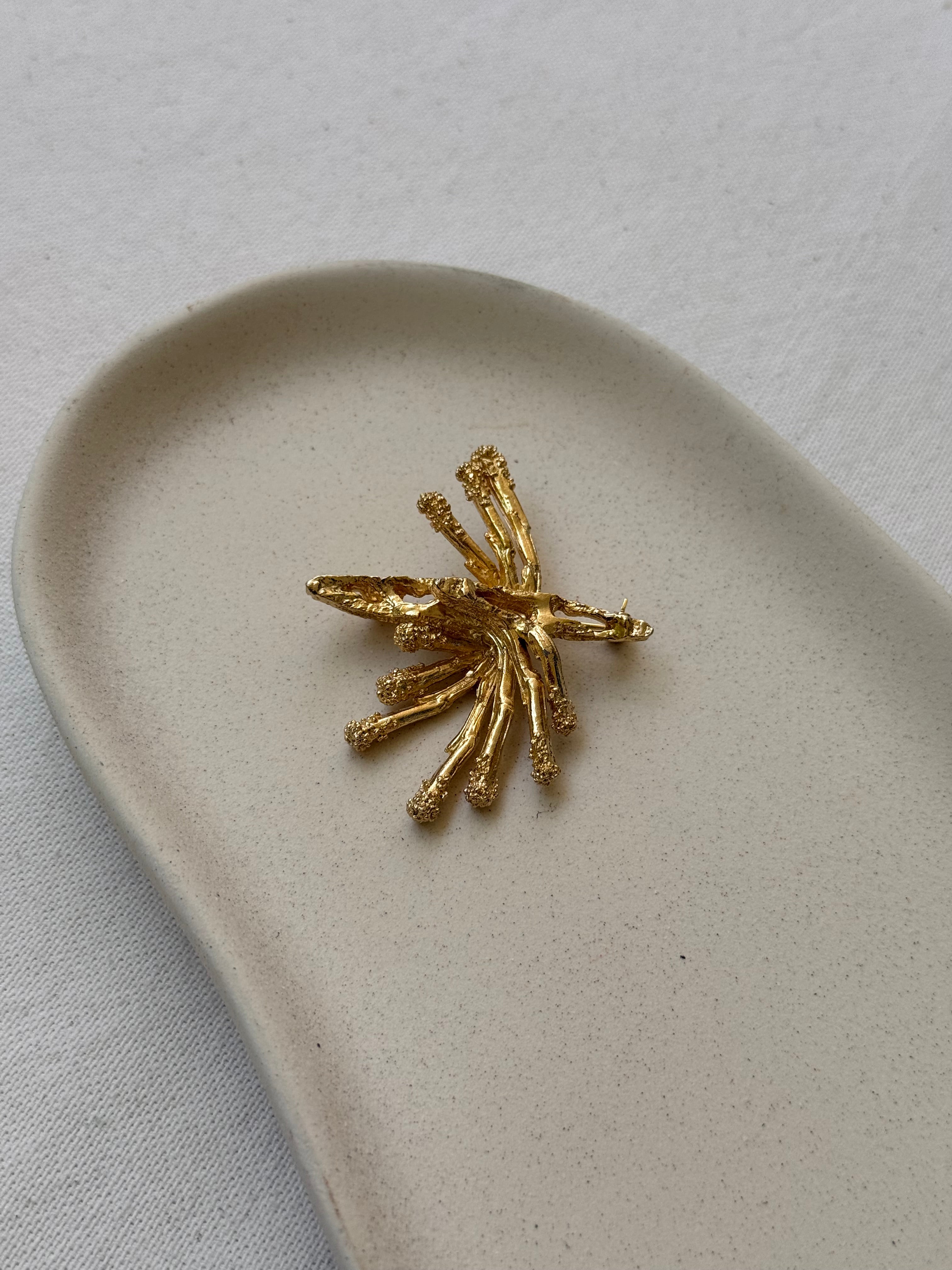 Broche vintage - Fleur dorée