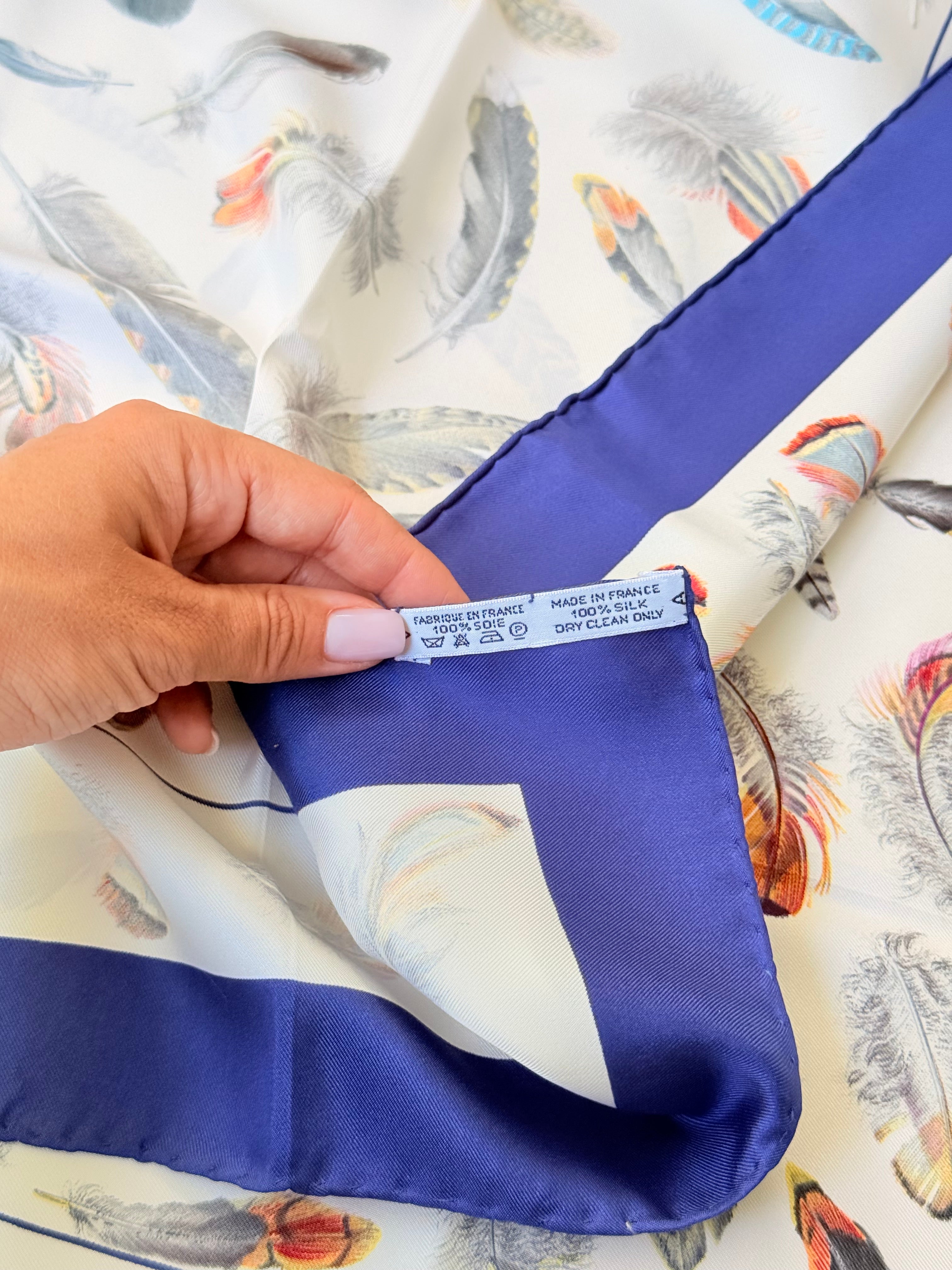 Foulard Hermès – Modèle Plumes