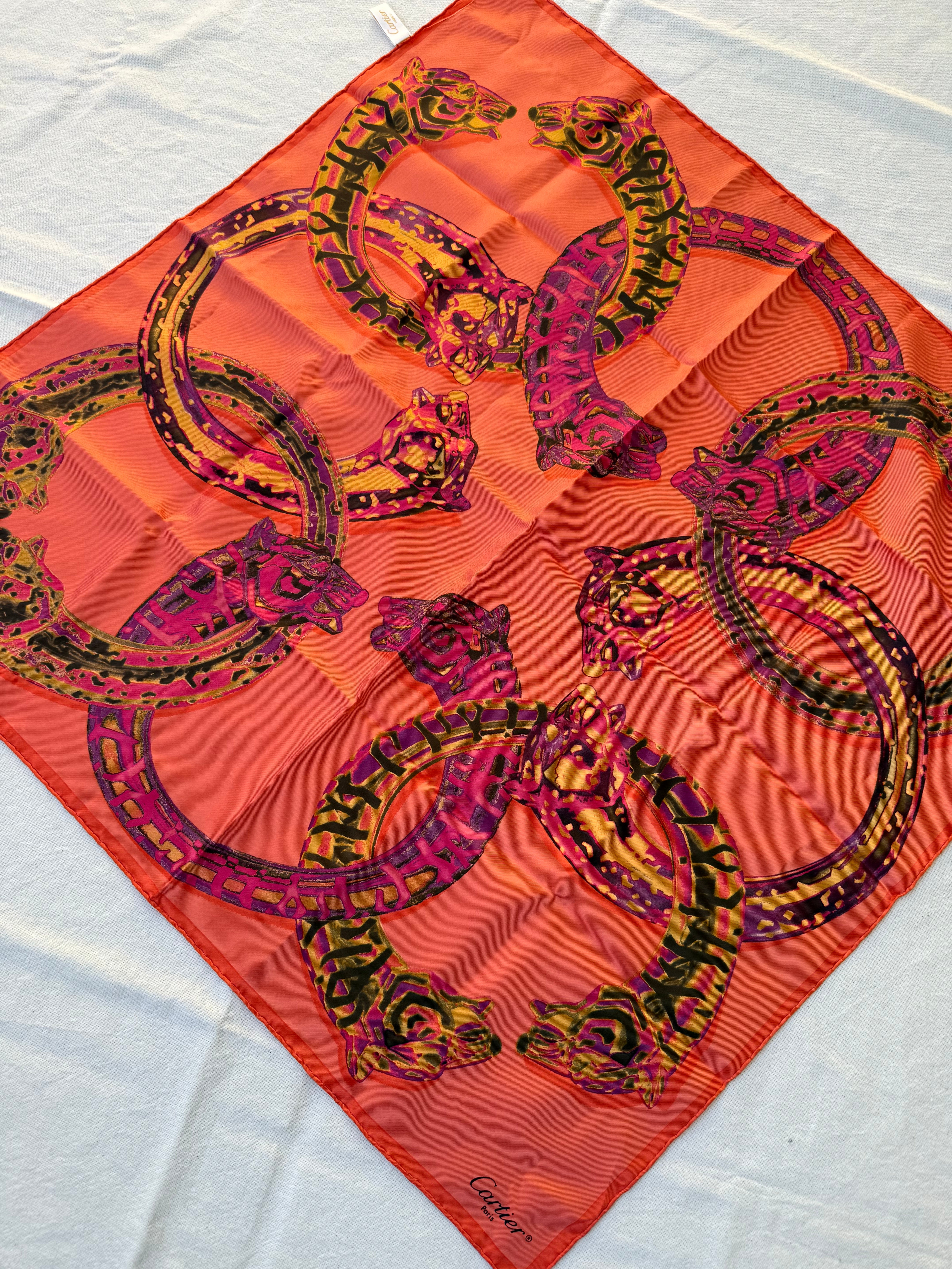 Foulard Cartier – Modèle panthères entrelacées