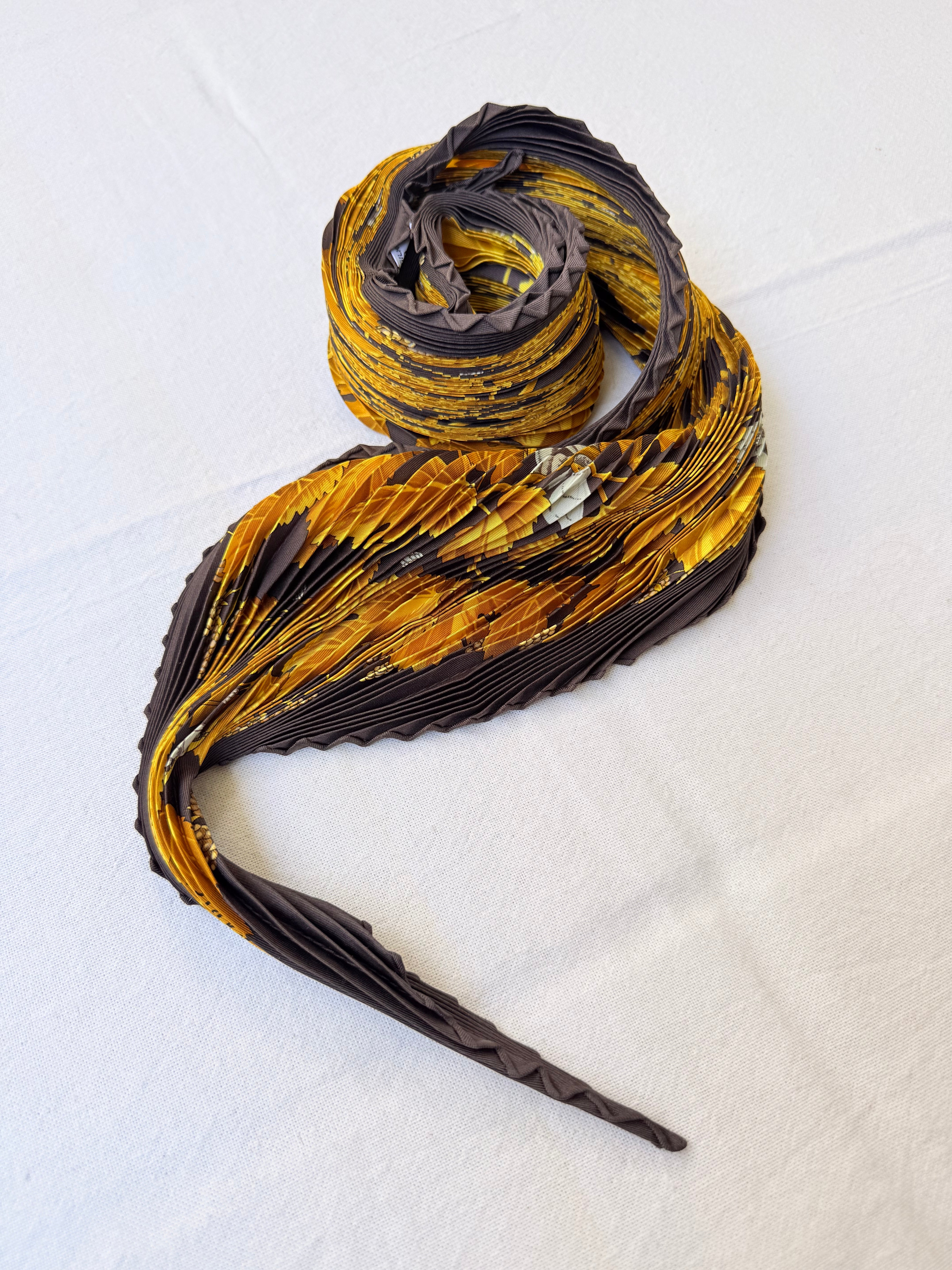 Foulard Hermès plissé – Modèle L’arbre de Soie