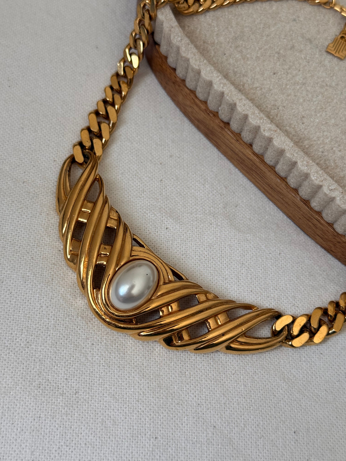 Collier Lanvin vintage - Plastron doré et perle fantaisie