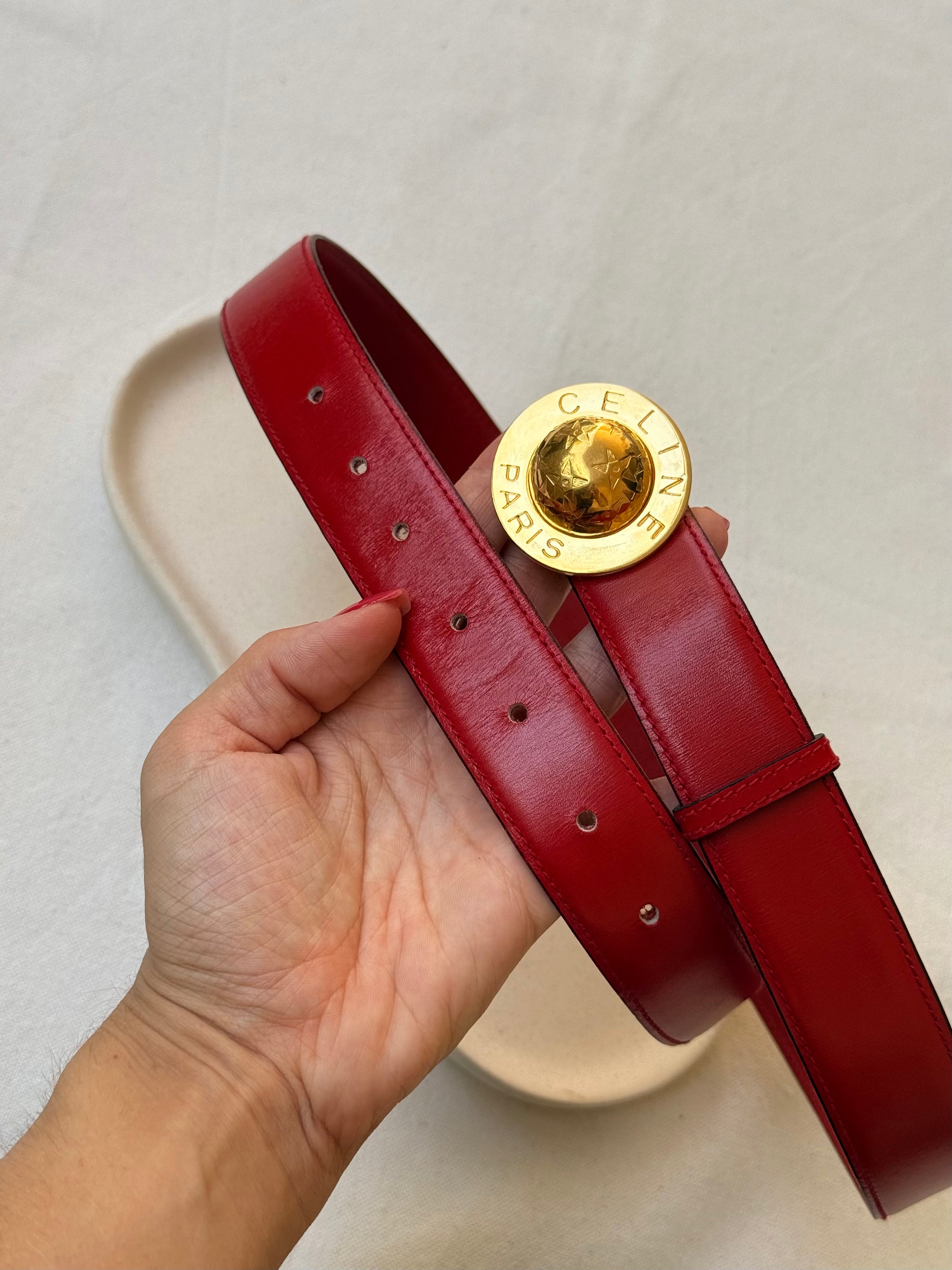 Ceinture Céline vintage - Boucle planète dorée et cuir rouge
