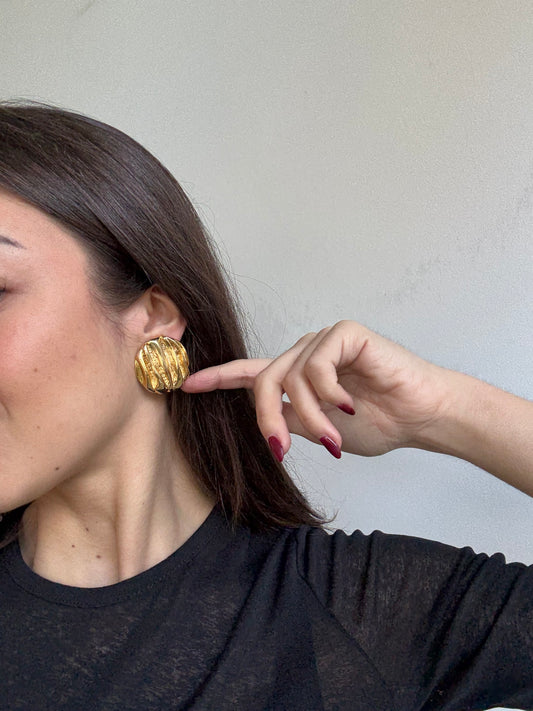Vintage earrings - Round gold textured
