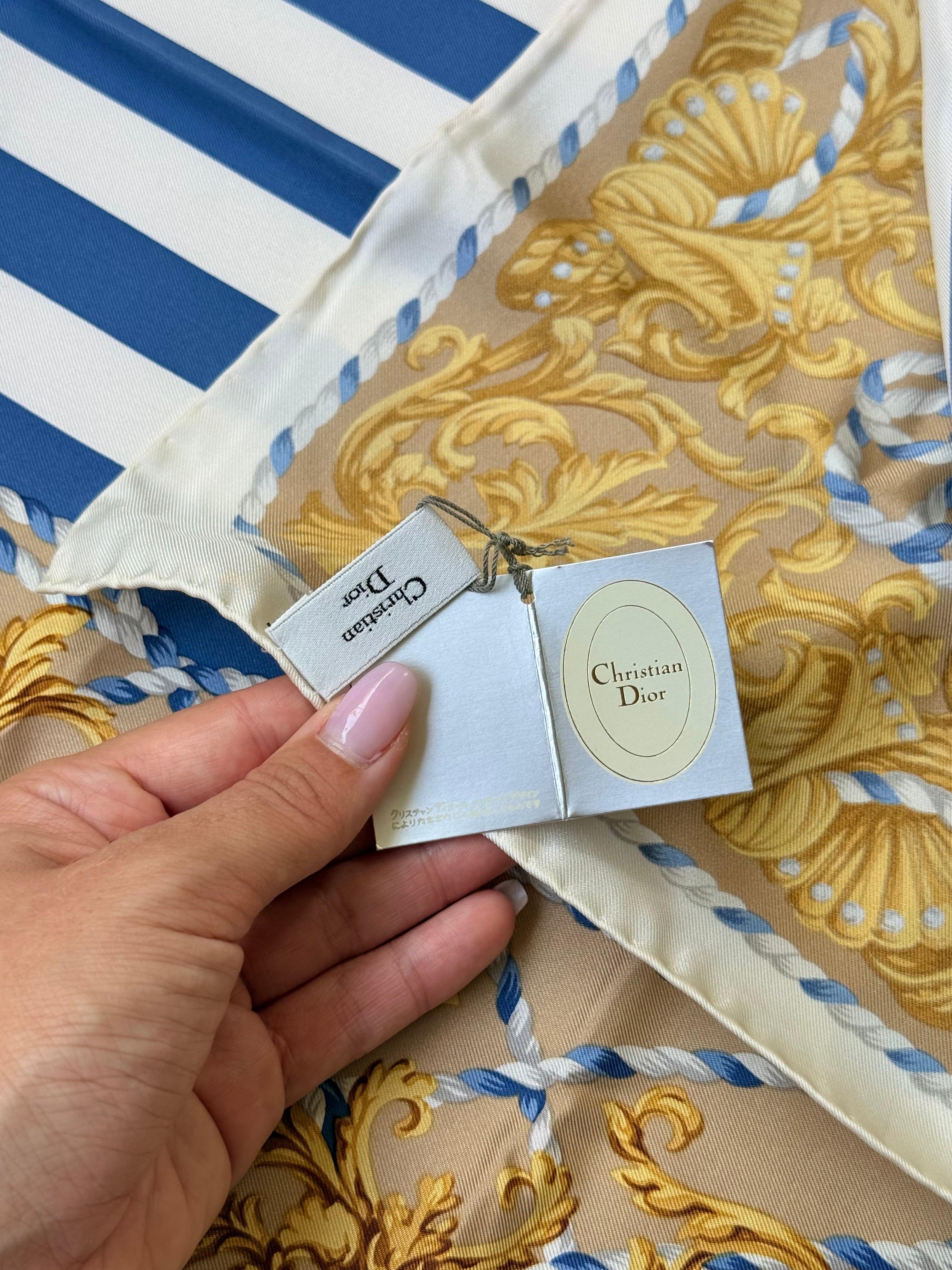 Foulard Christian Dior – Rayures marines et coquillages dorés