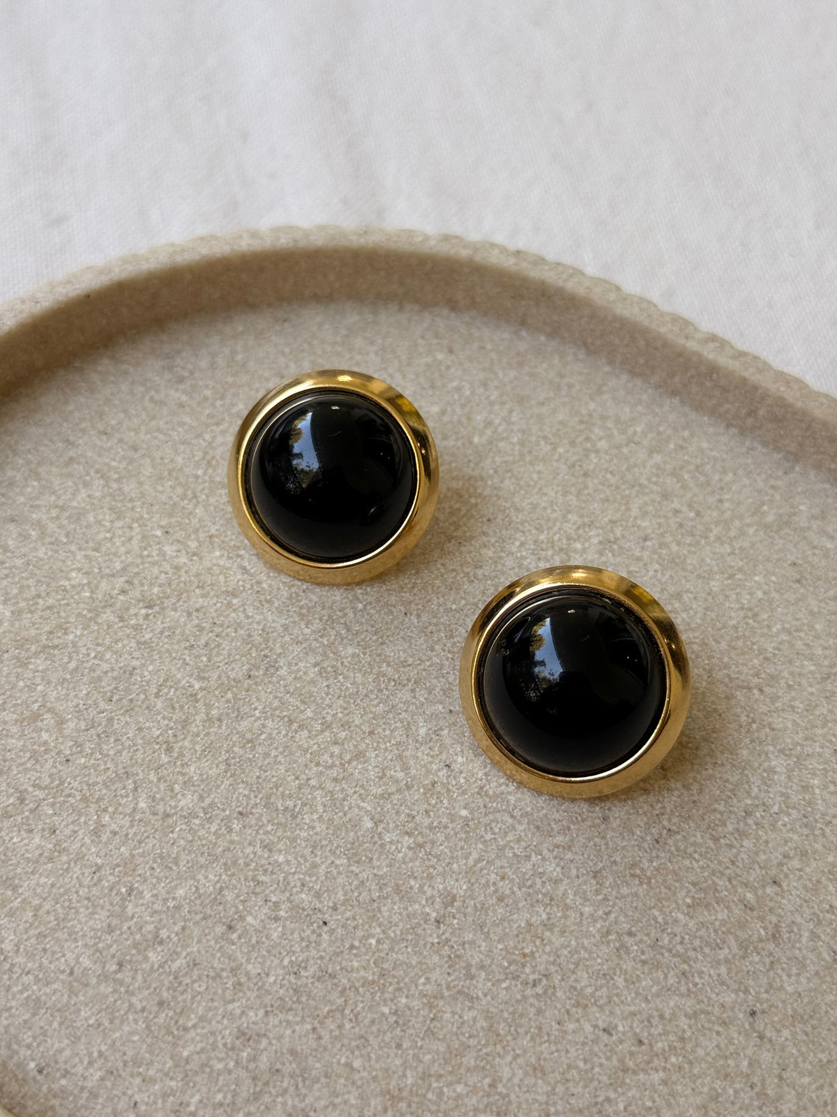 Boucles d’oreilles Napier vintage - Cabochons noirs