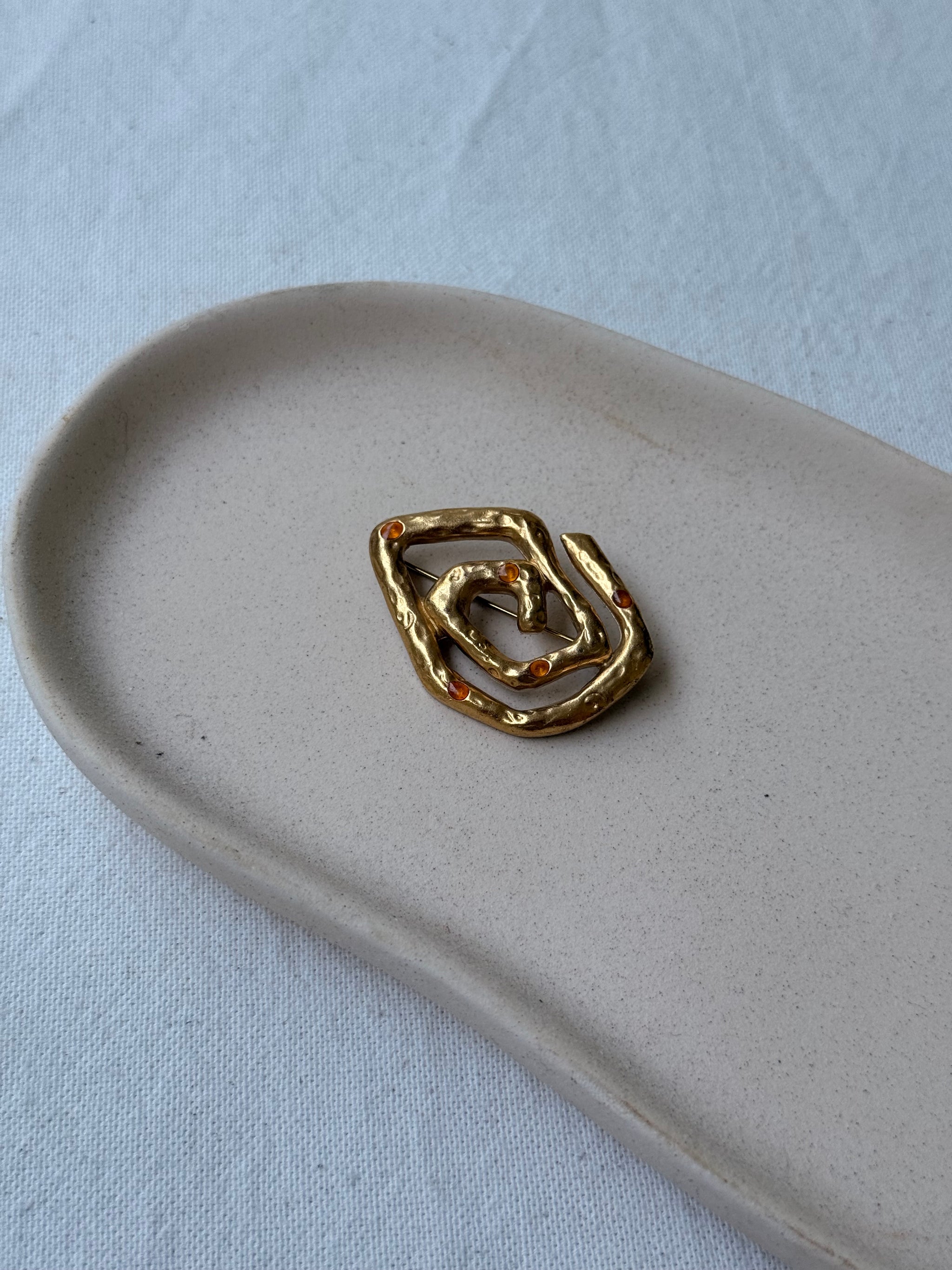 Broche Jacques Esterel vintage - Motif spirale dorée