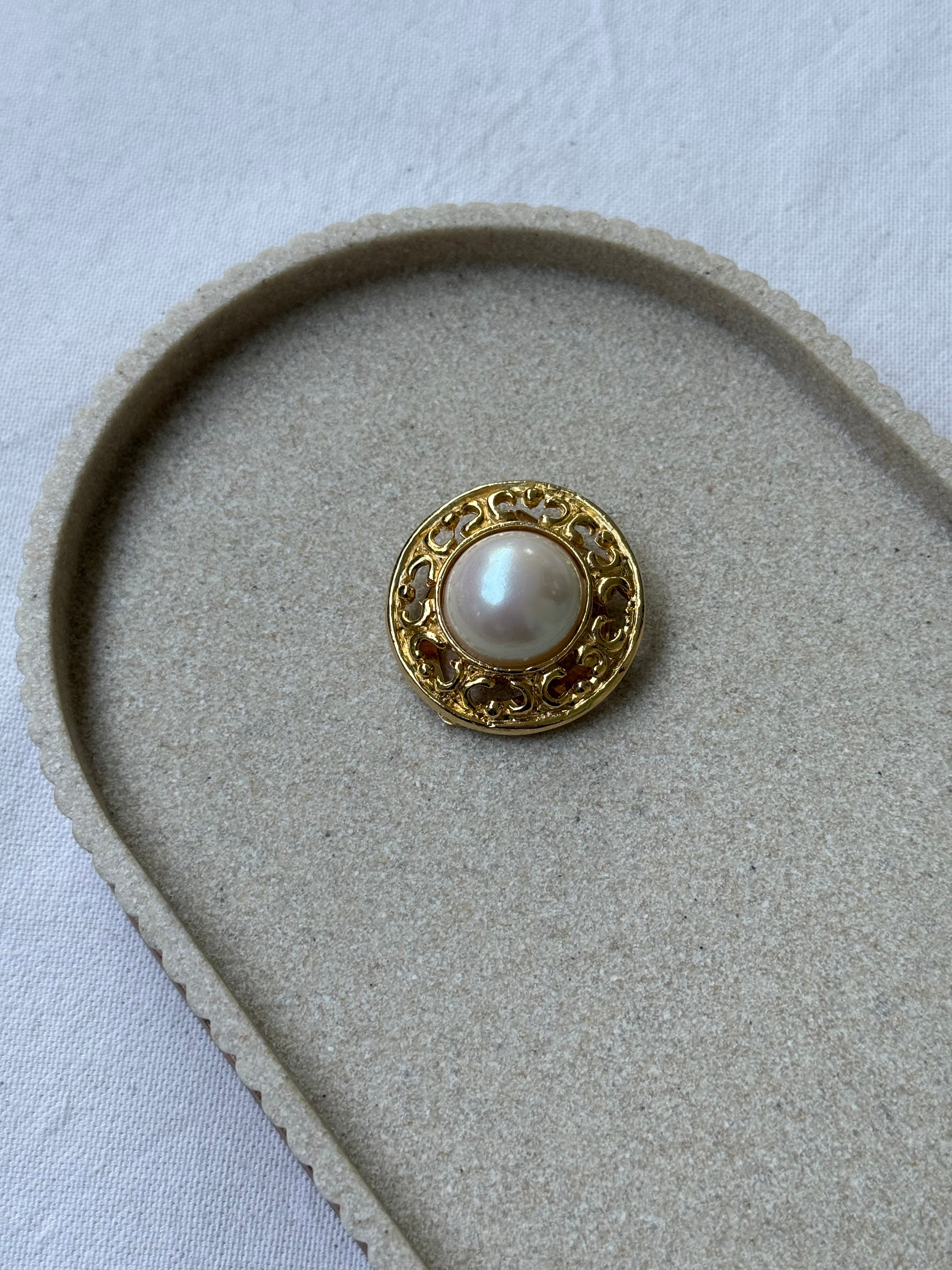 Anneau de foulard vintage - Perle centrale et bordure dorée