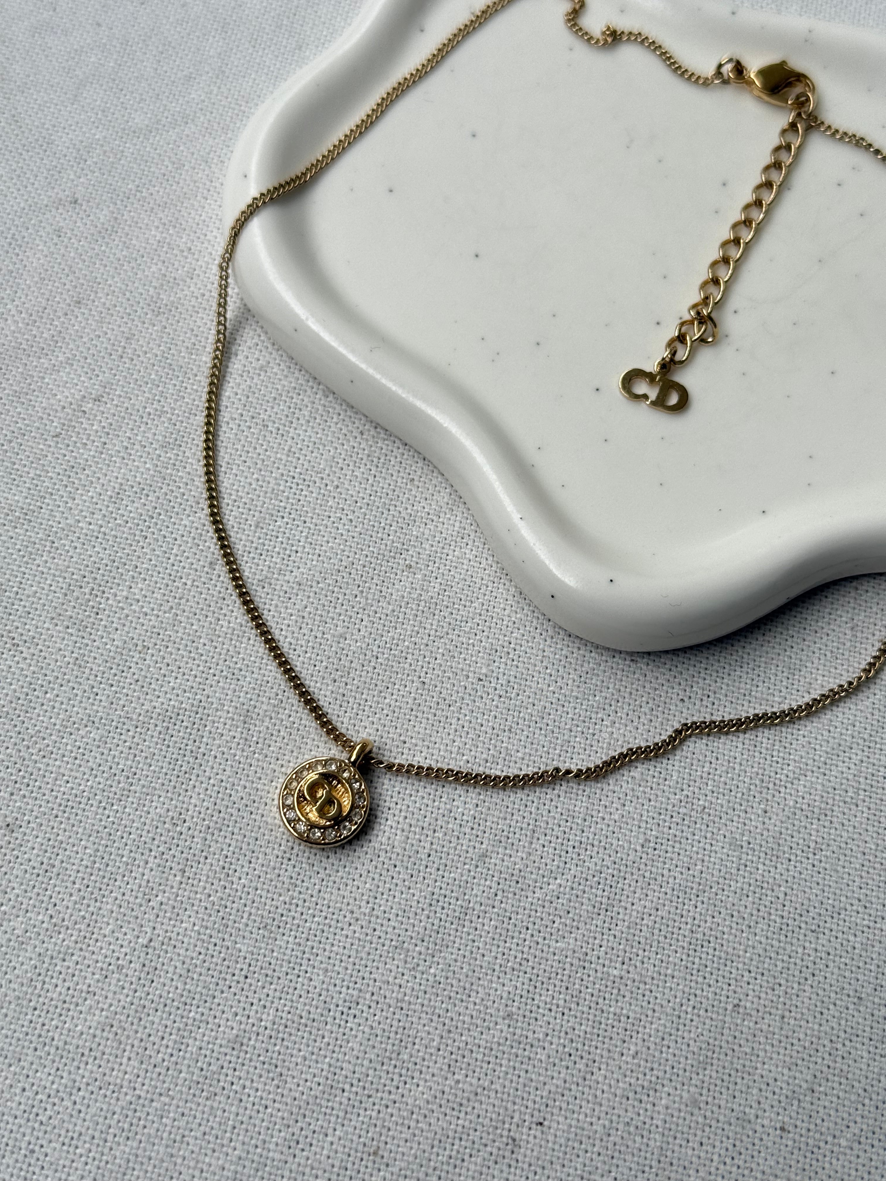 Collier Christian Dior vintage - Médaillon inscription CD