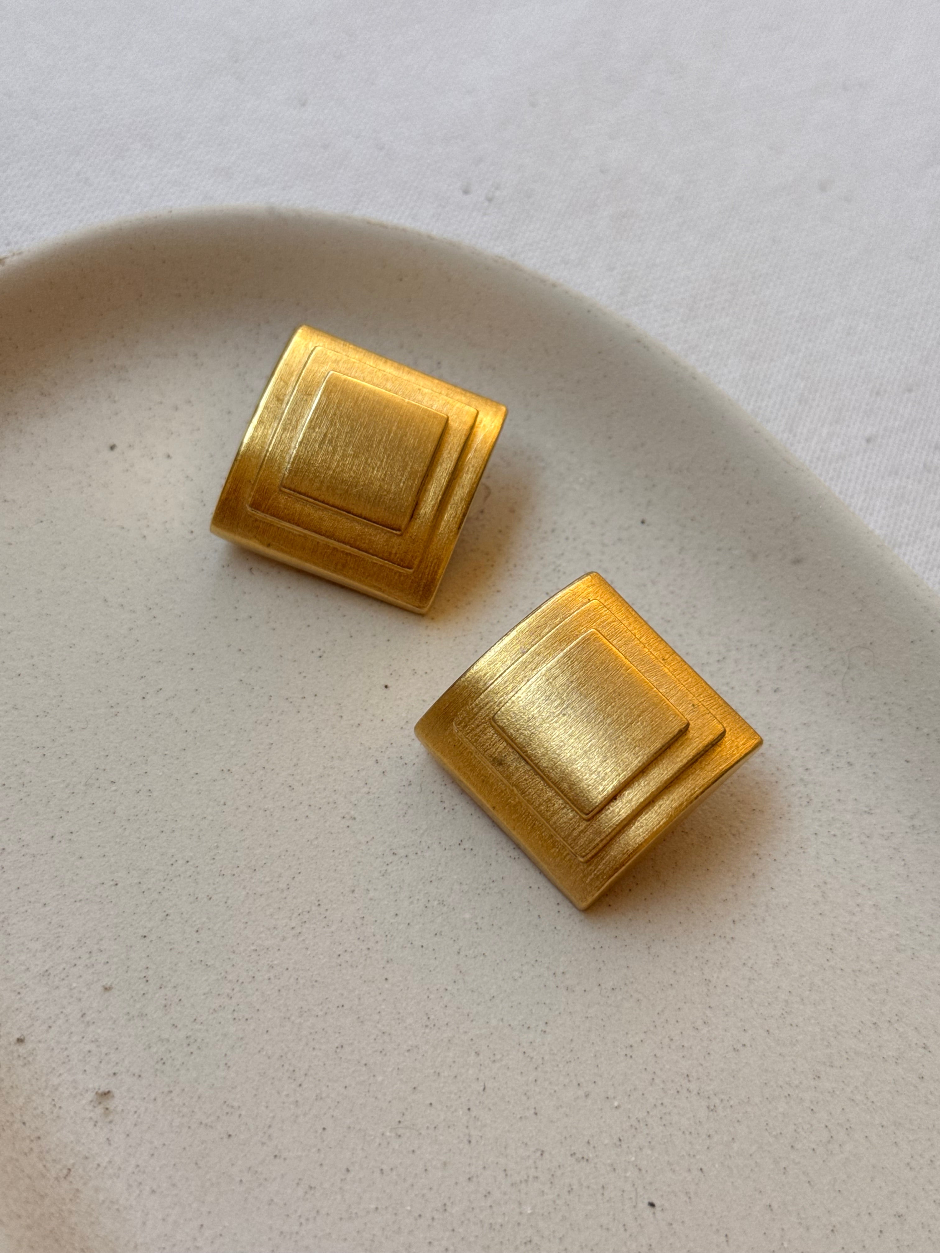 Boucles d’oreilles Helena Rubinstein vintage - Carrées dorées