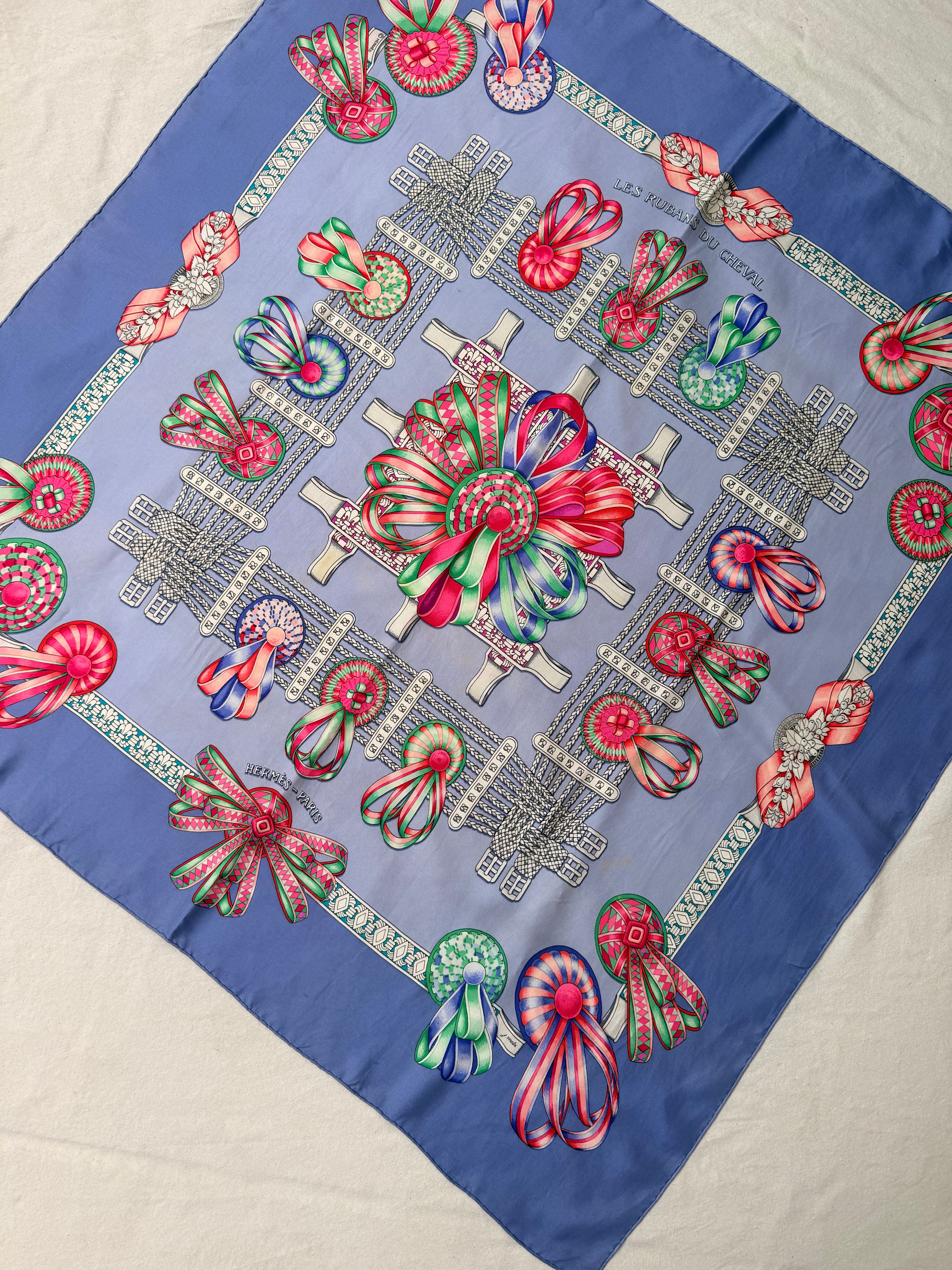 Foulard Hermès – Modèle Les Rubans Du Cheval