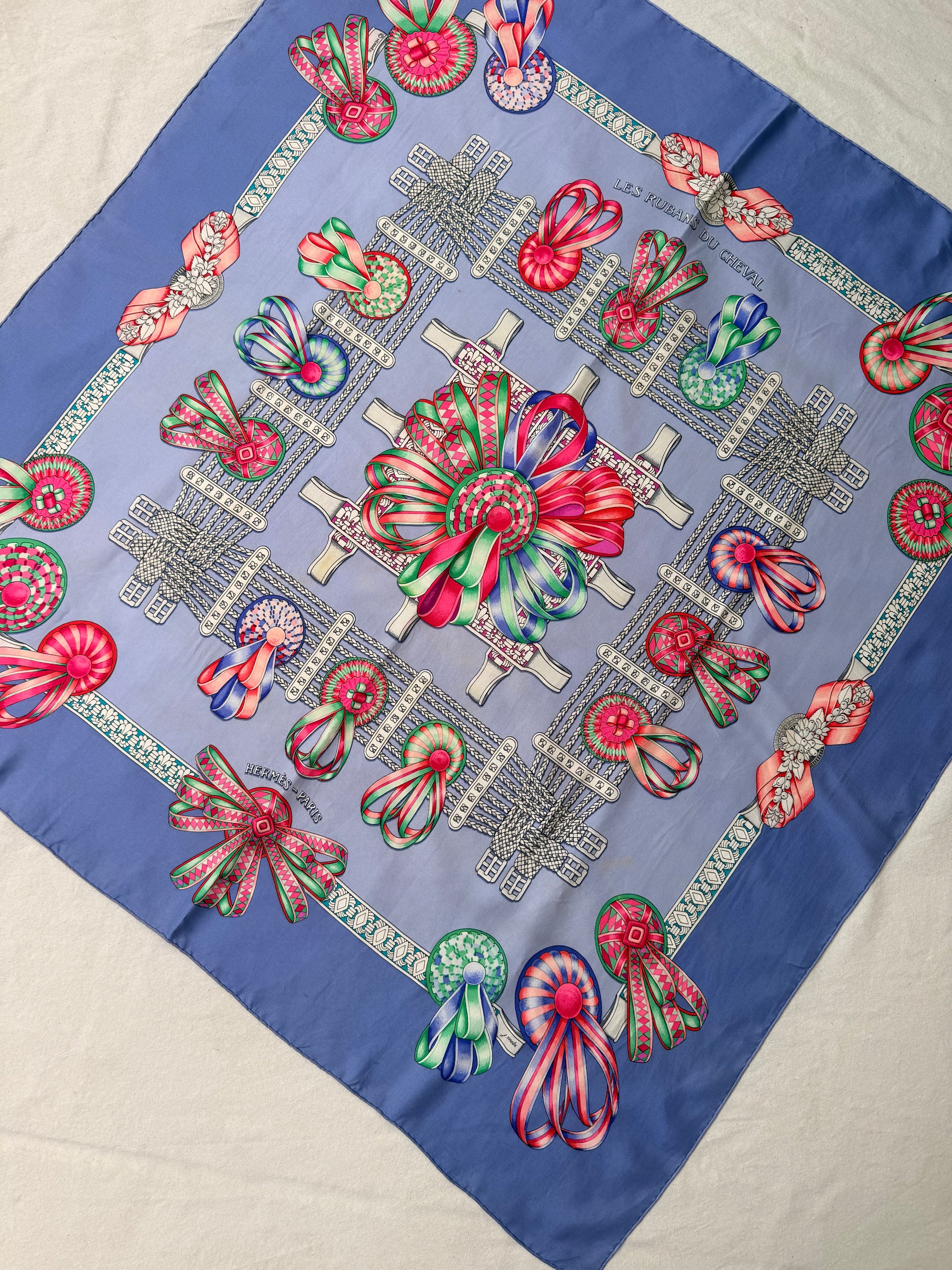 Foulard Hermès – Modèle Les Rubans Du Cheval
