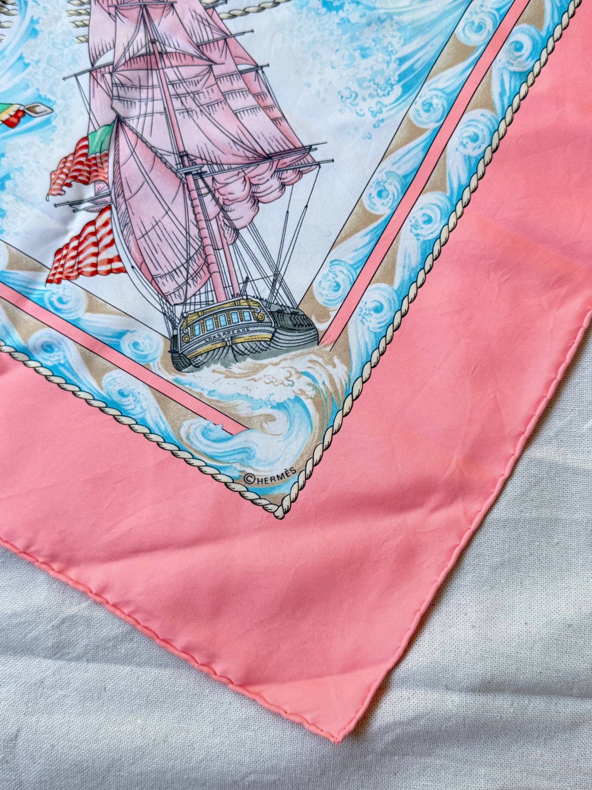 Foulard Hermès – modèle Vive le Vent