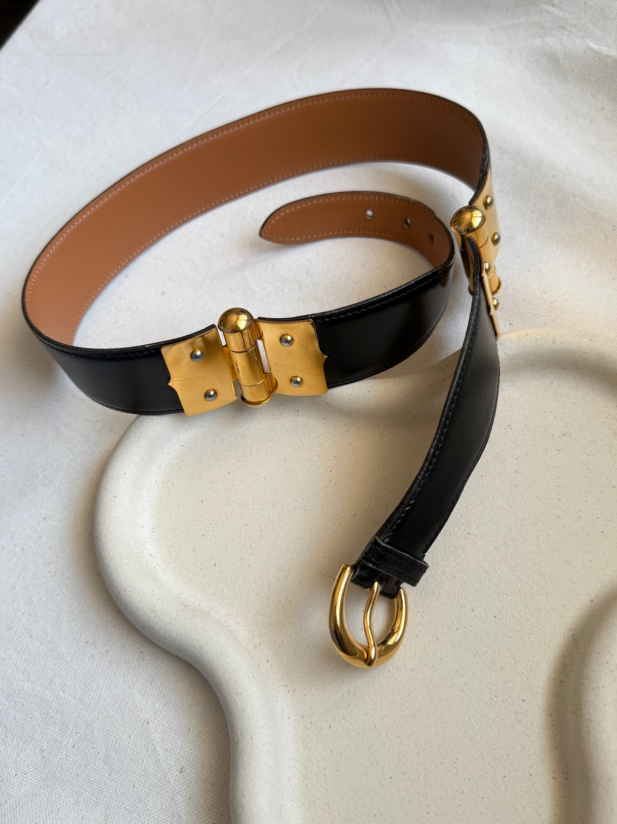Ceinture Hermès vintage - Modèle corset noir à boucle dorée