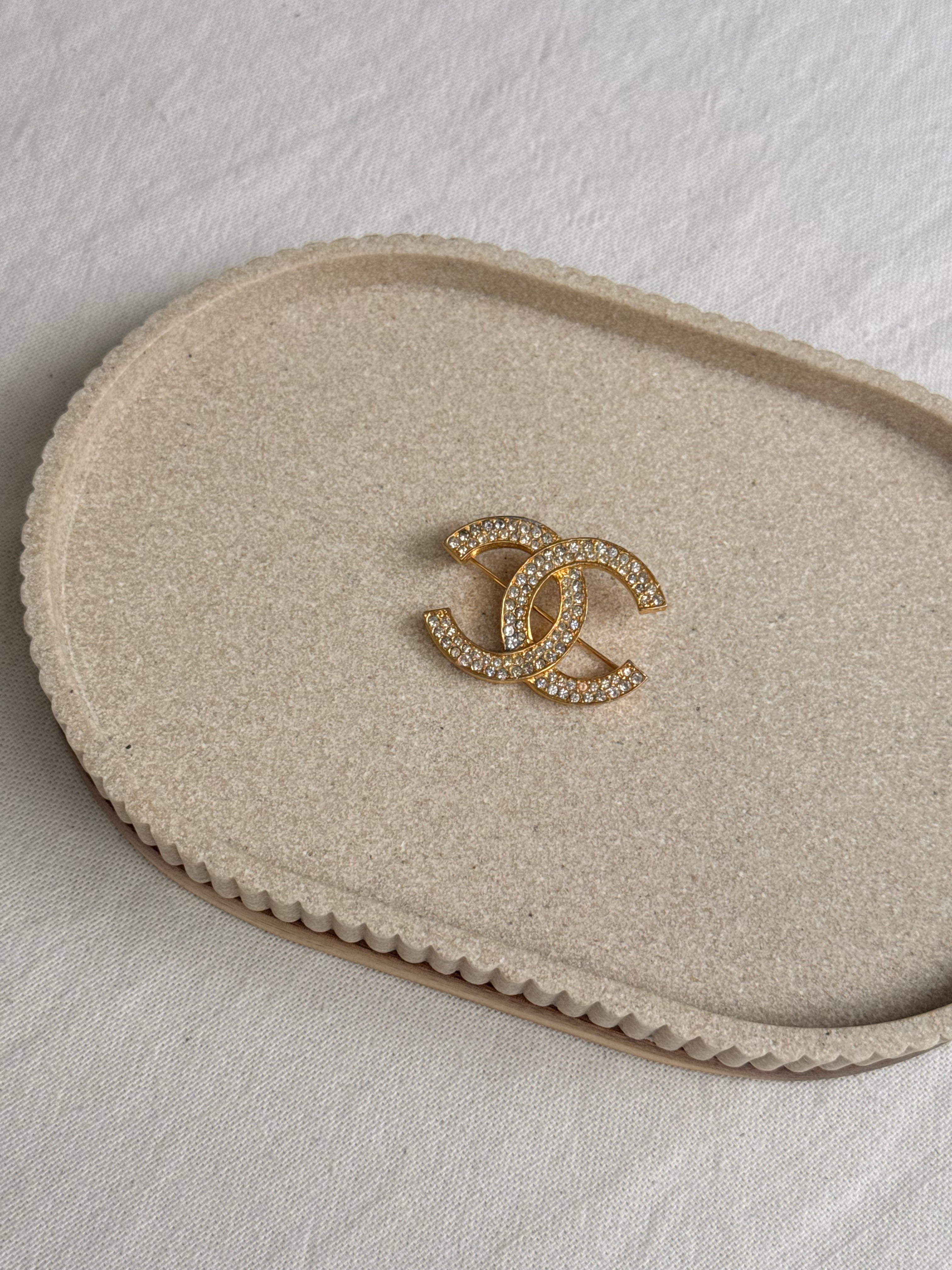 Broche Chanel vintage - CC ornée de strass