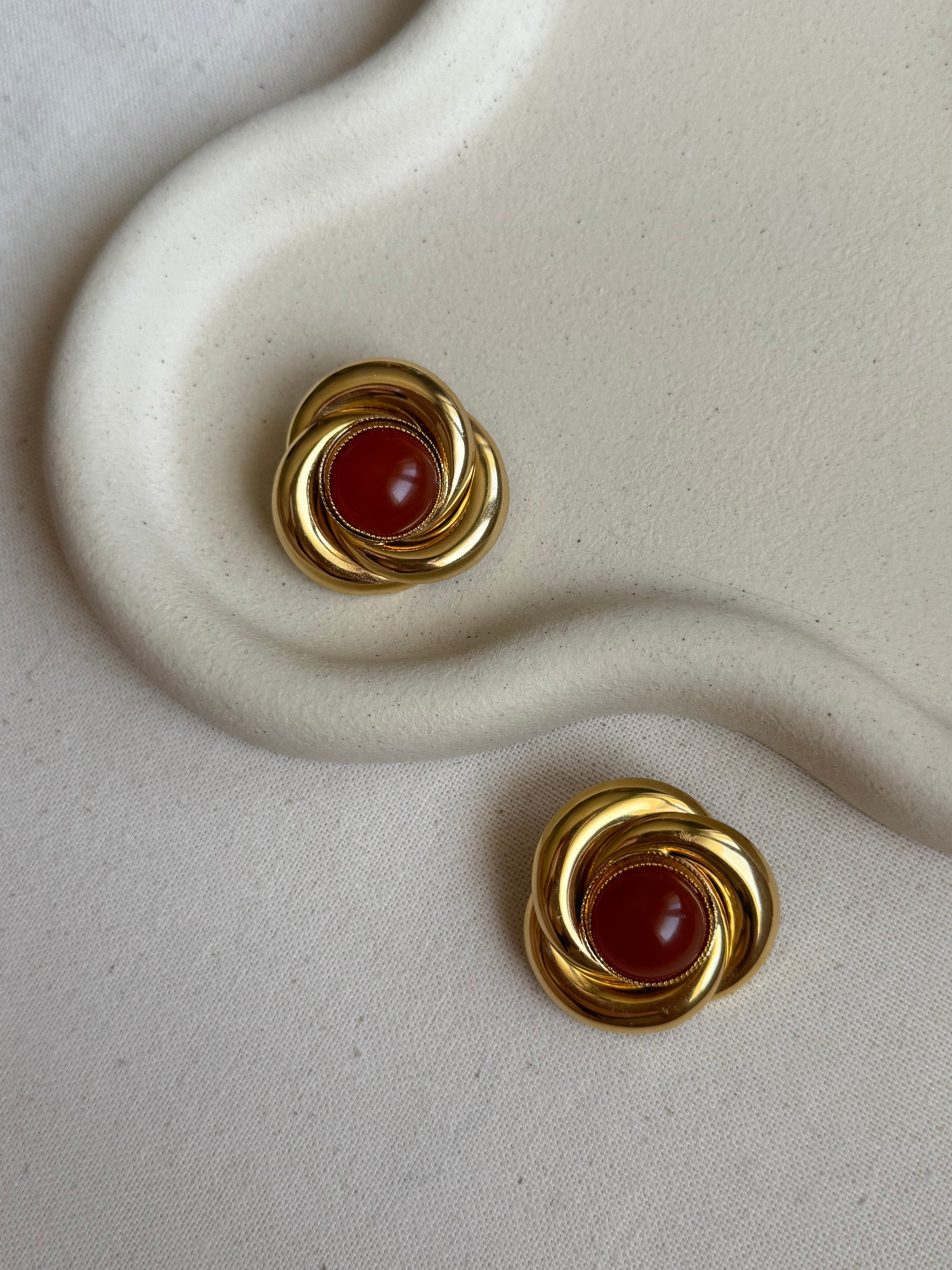 Boucles d’oreilles vintage torsadée terracotta