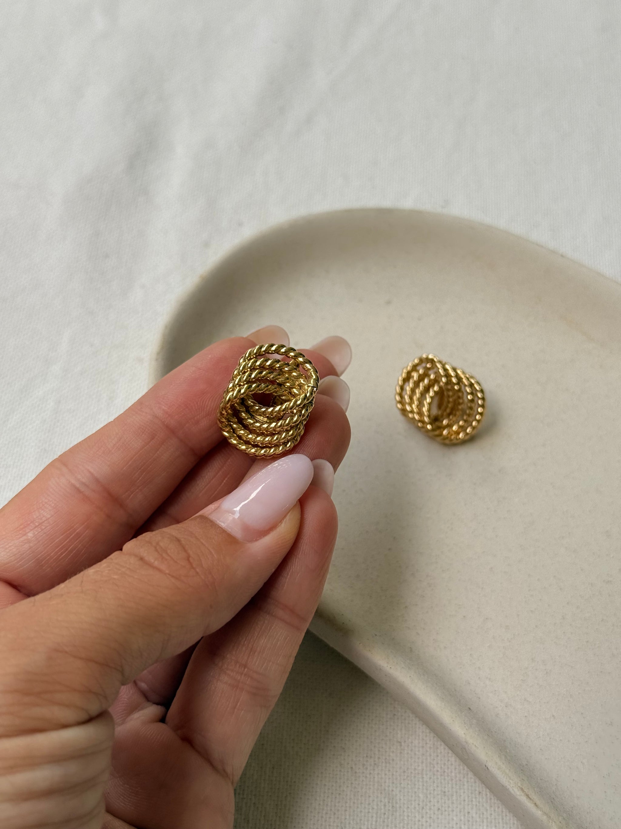 Boucles d'oreilles Trifari vintage - Motif entrelacé doré