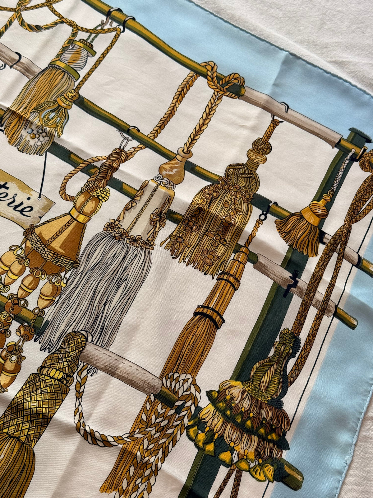 Foulard Hermès – Modèle Passementerie