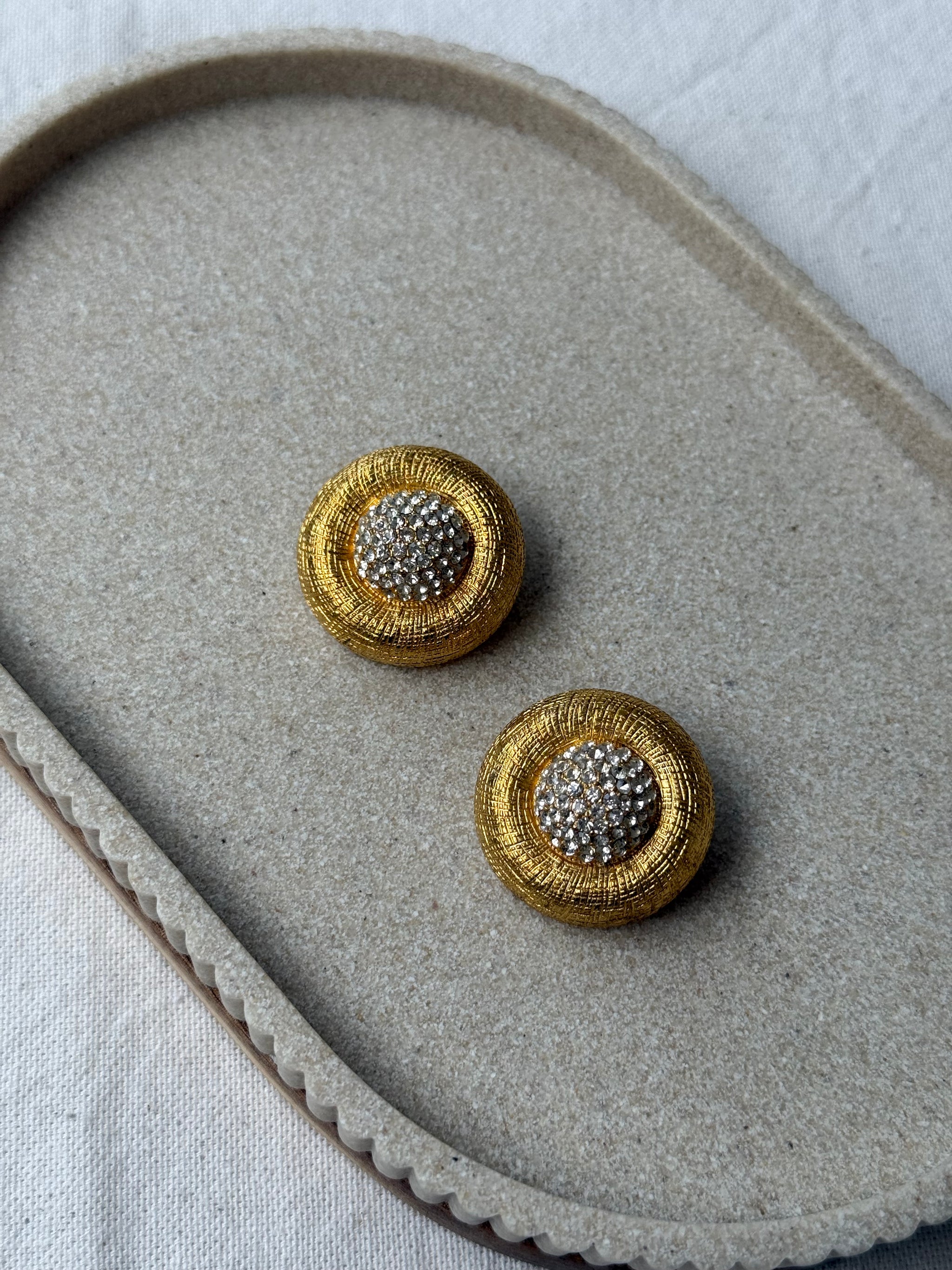 Boucles d’oreilles vintage - Rondes dorées et strass