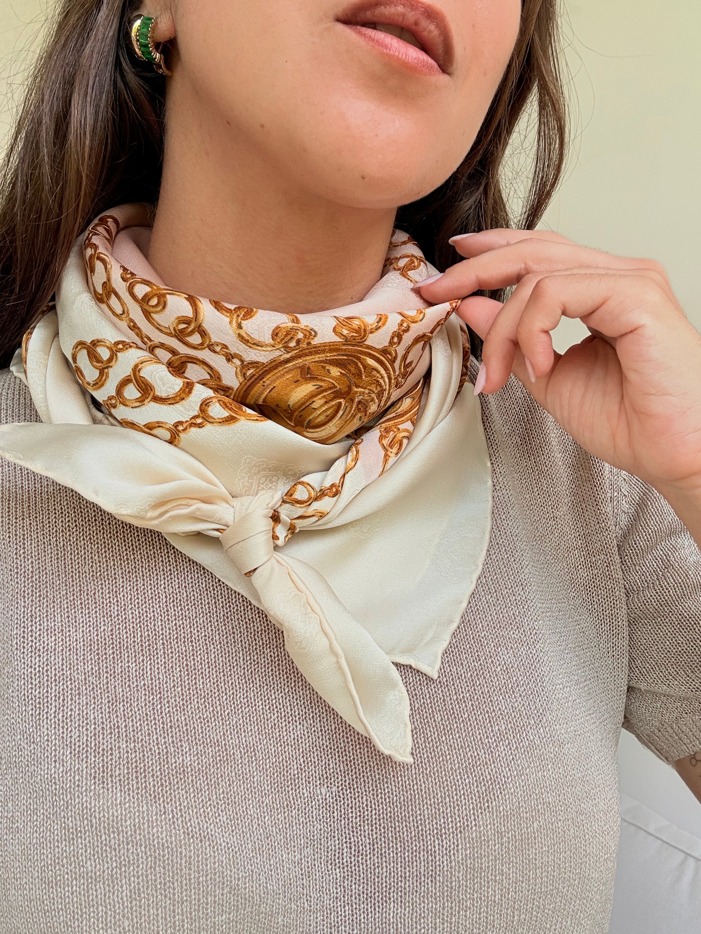 Foulard Chanel - Modèle rose pâle et blanc