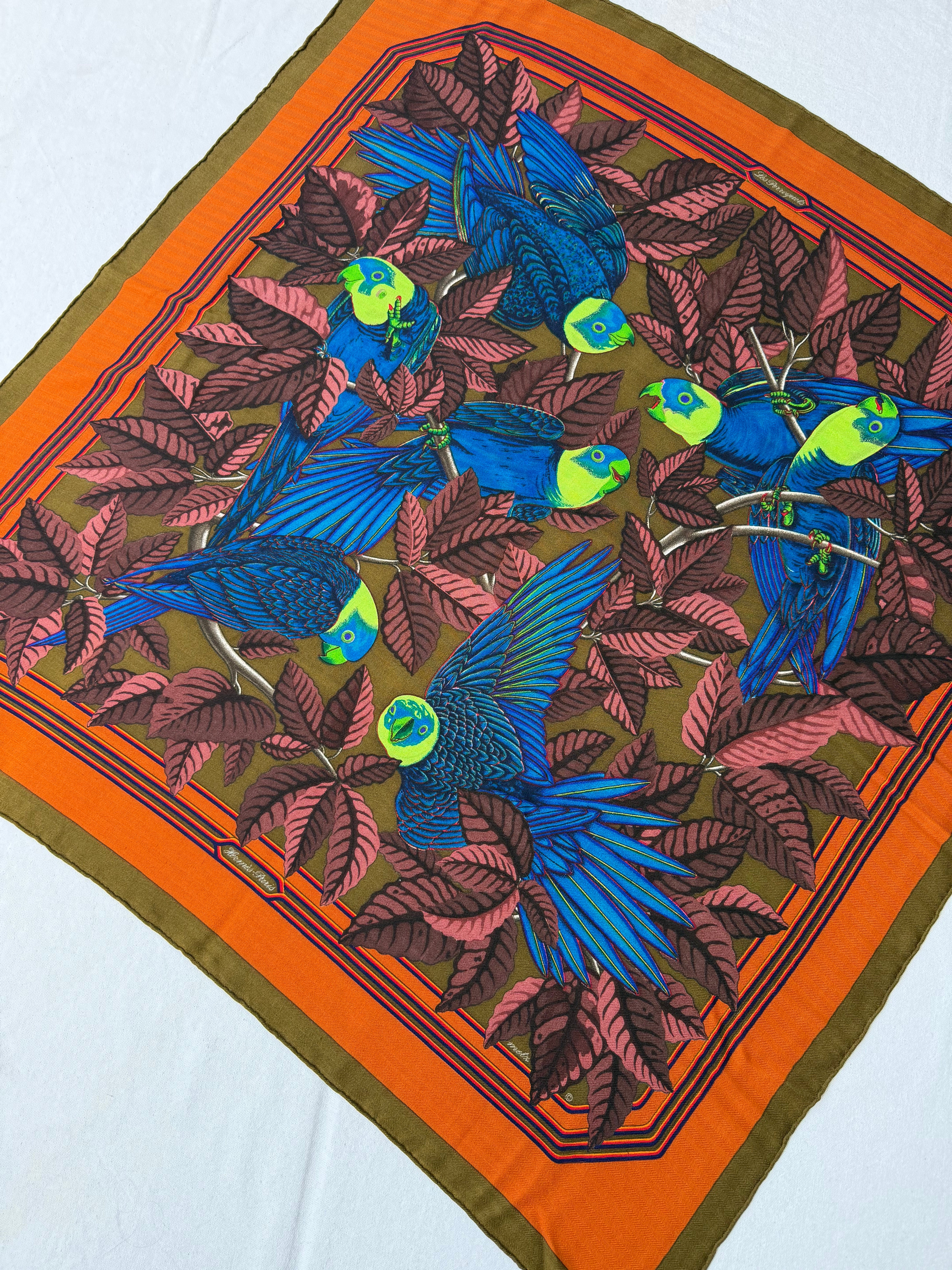 Châle Hermès 90 – Modèle Les Perroquets