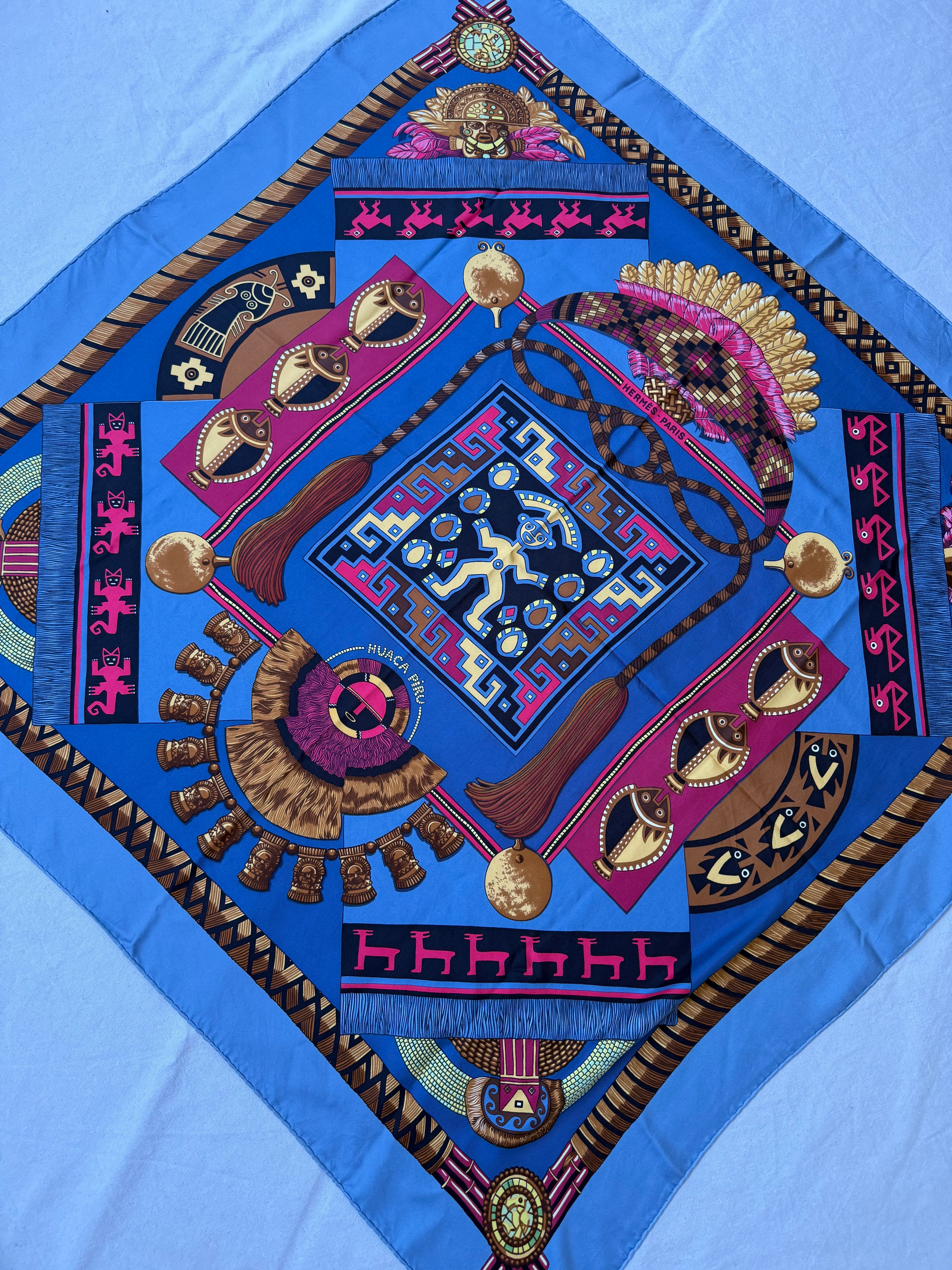 Foulard Hermès – Modèle Huaca Piru