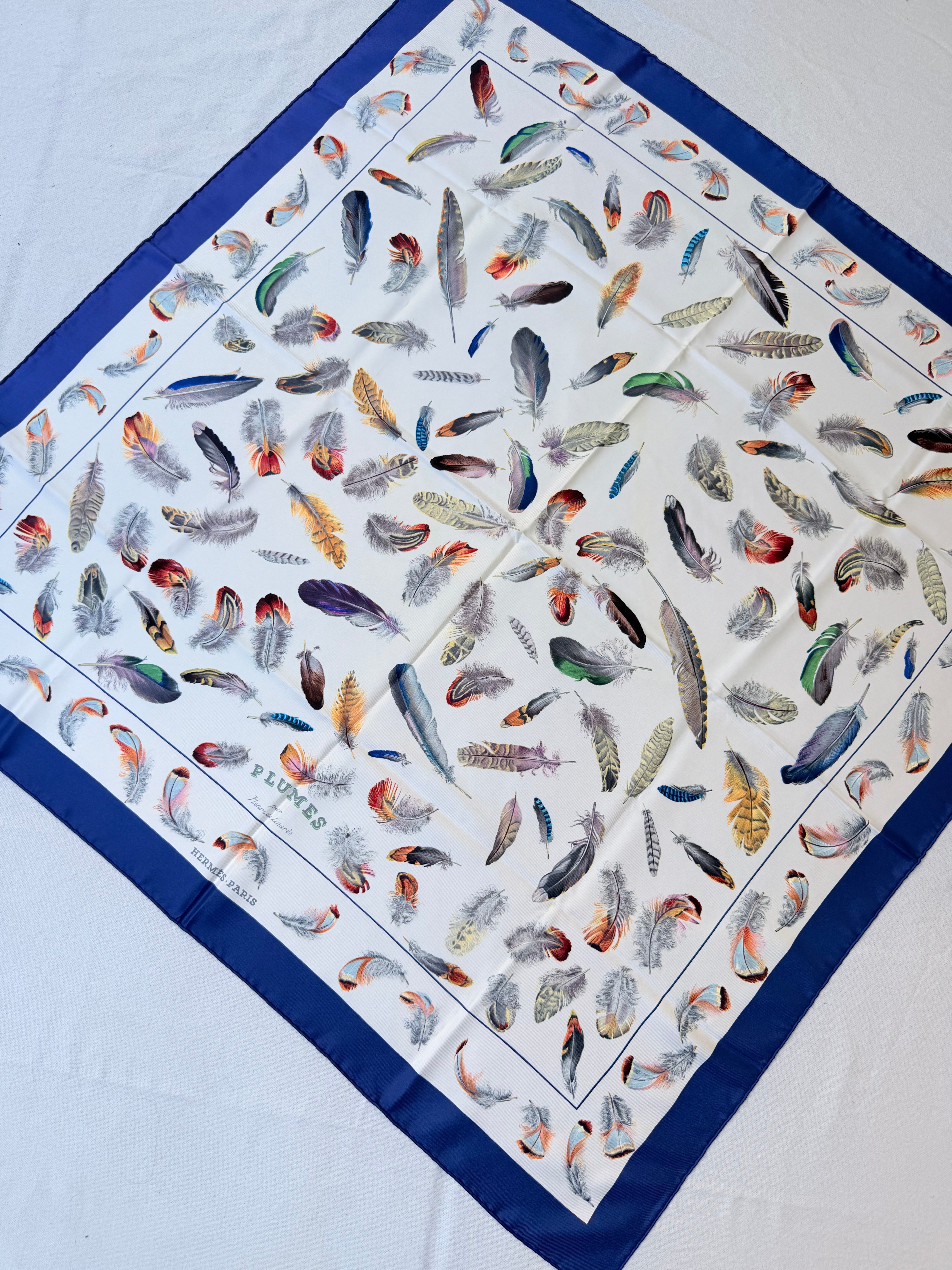 Foulard Hermès – Modèle Plumes