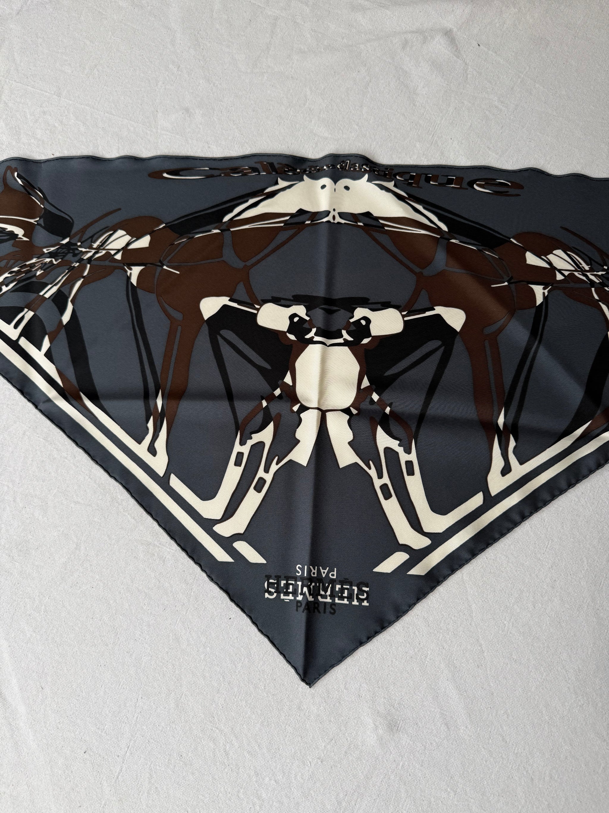 Triangle Hermès – Modèle Calèche Élastique