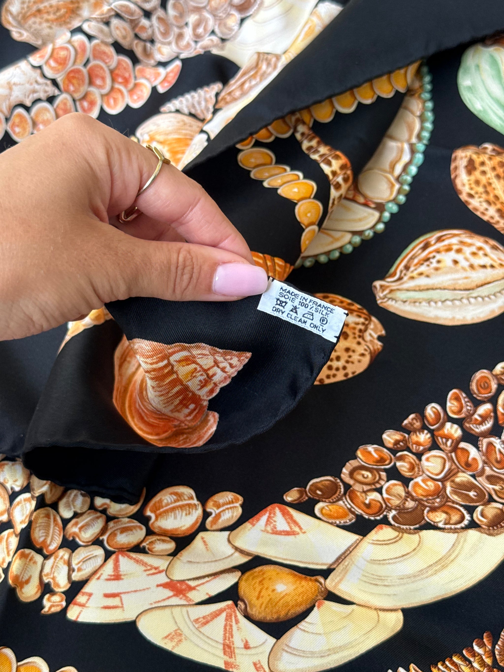 Foulard Hermès – Modèle Rocaille