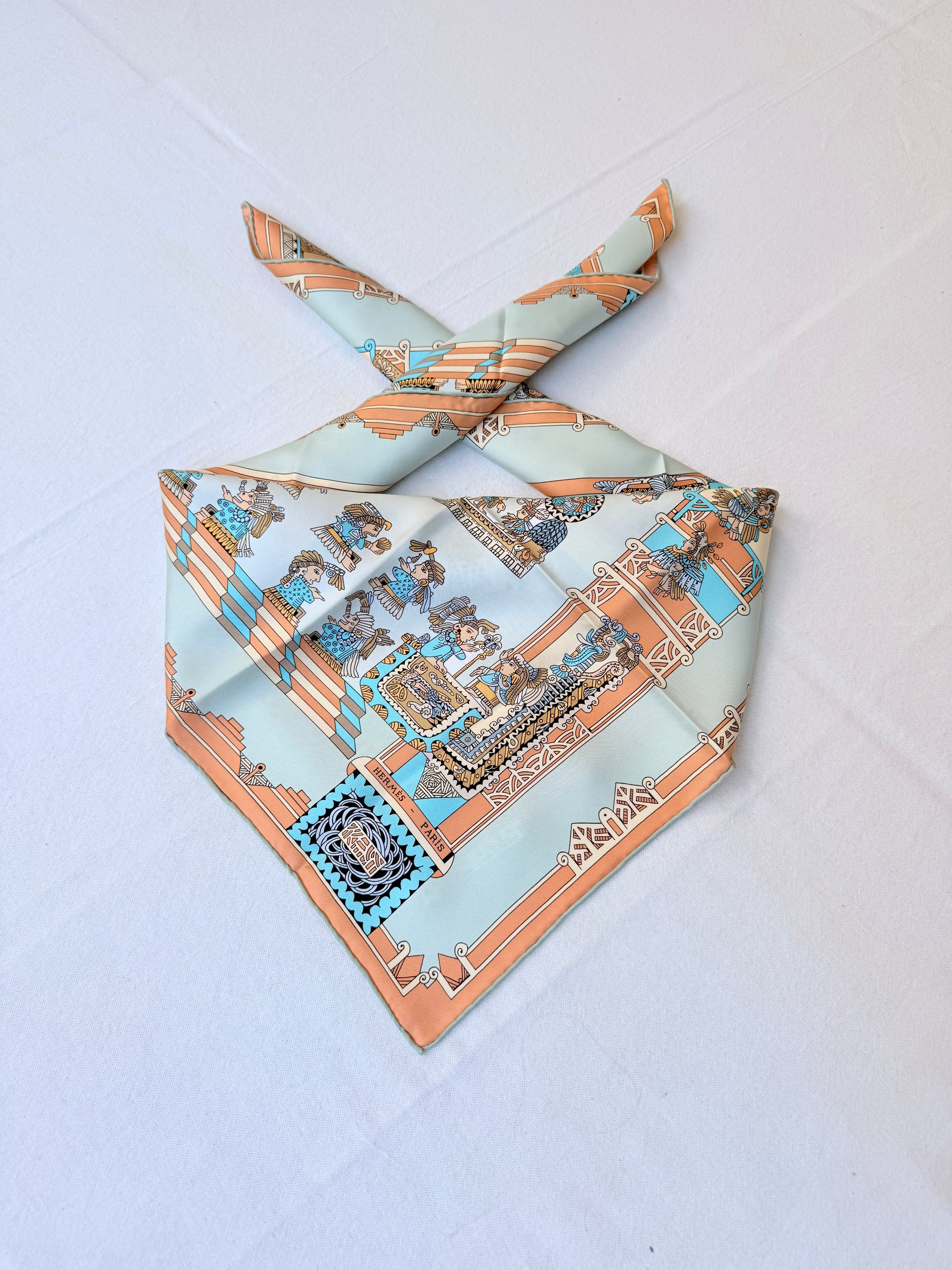 Foulard Hermès – Modèle Astres et Soleils