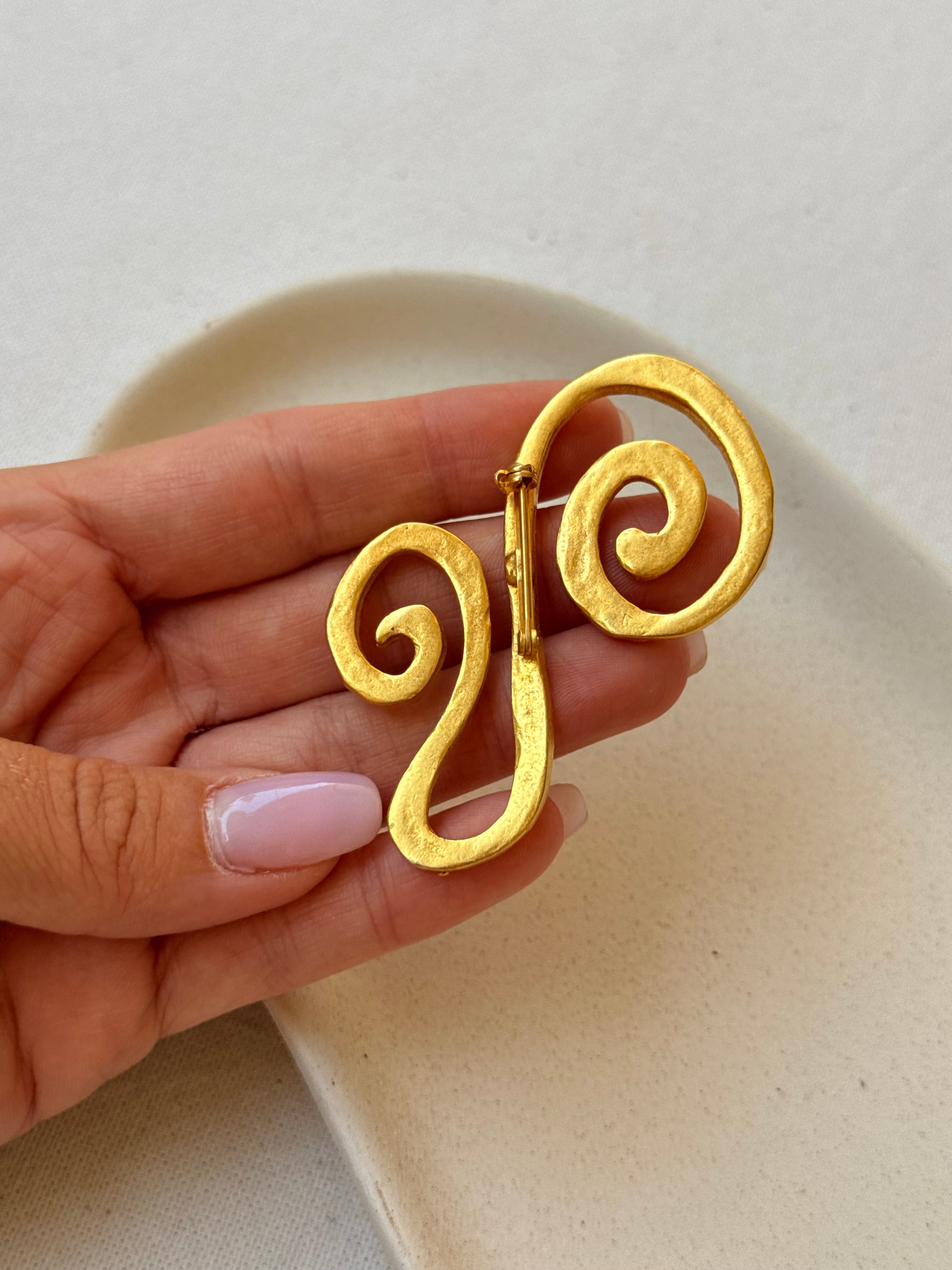Broche vintage - Arabesque dorée
