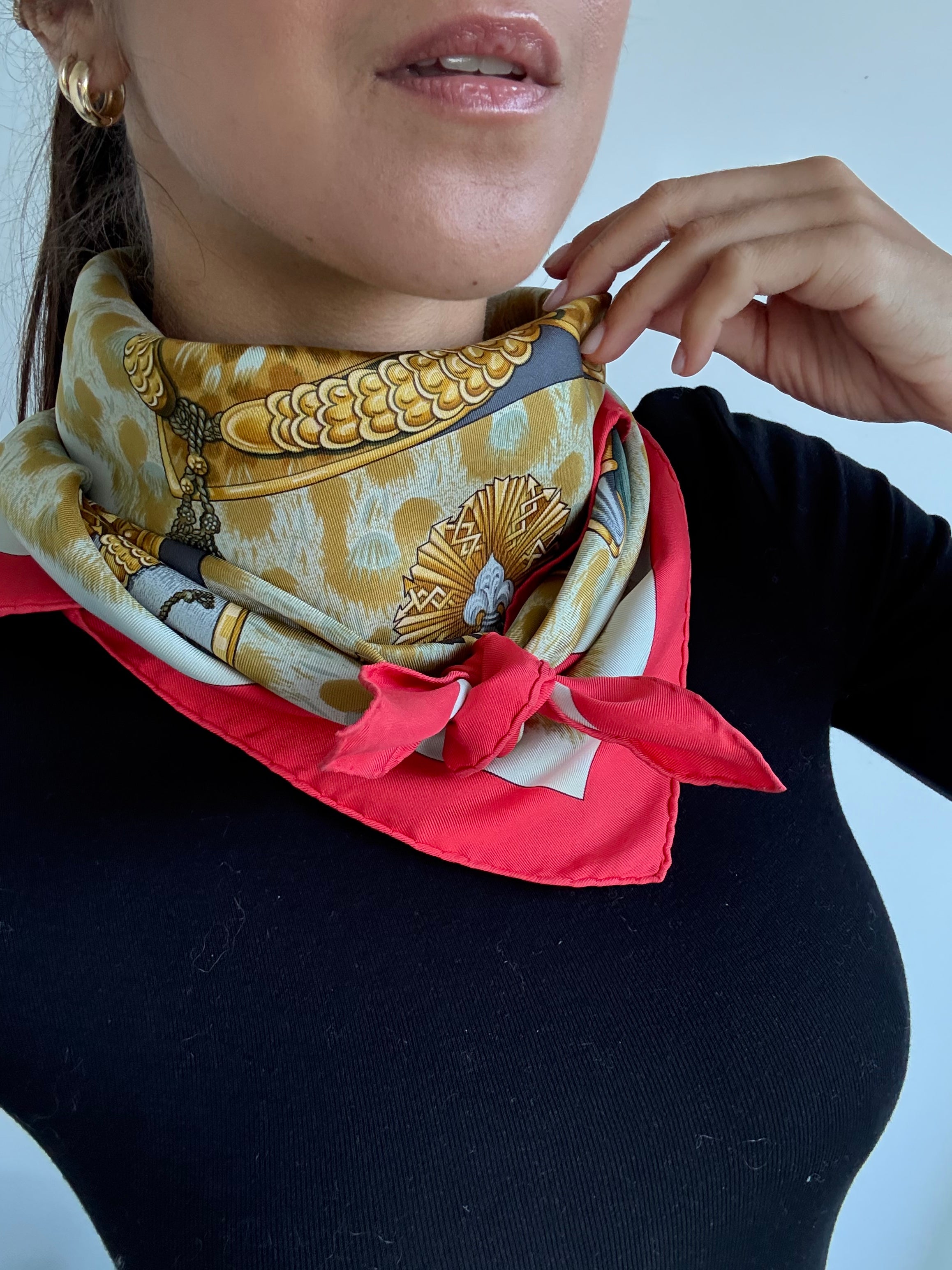 Foulard Hermès – Modèle Casques et Plumets