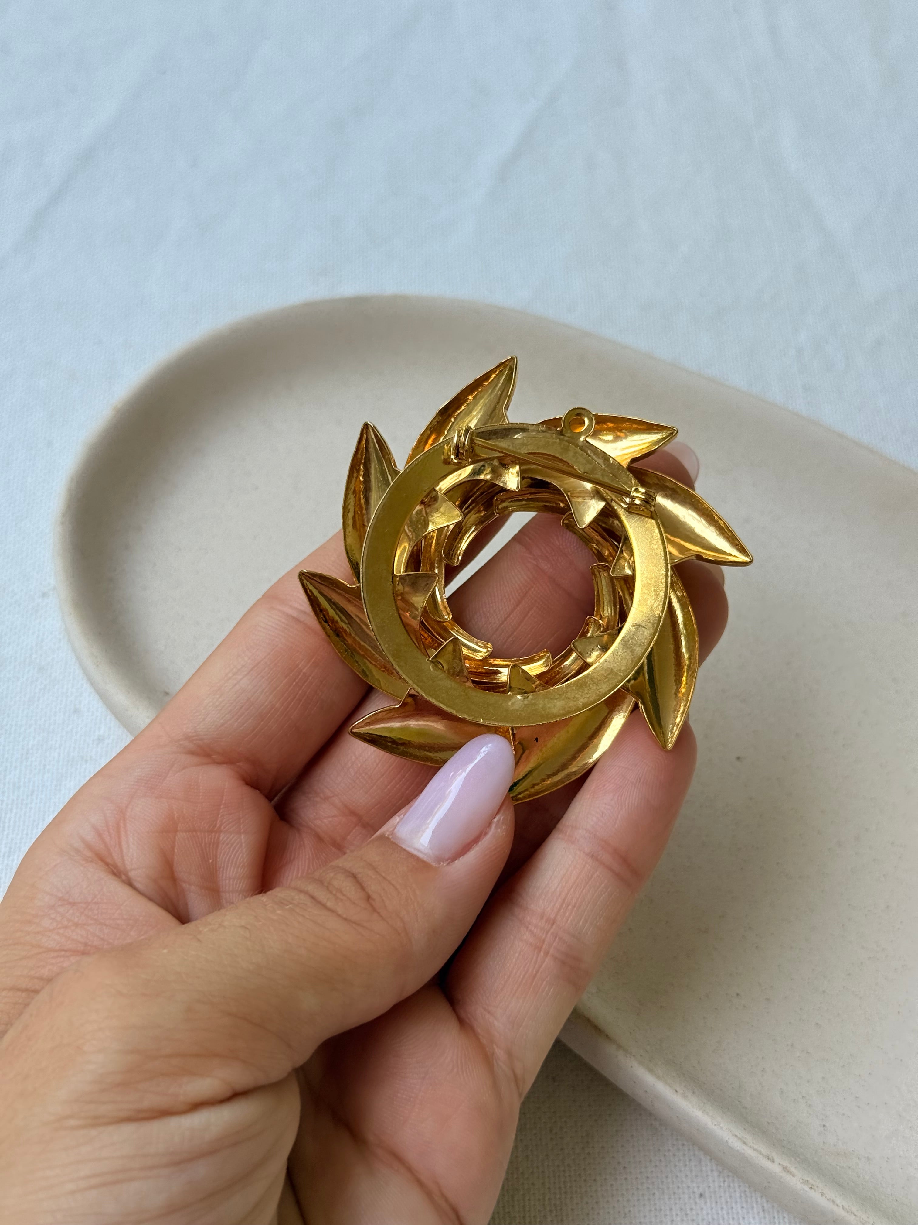 Broche vintage - Motif tourbillon texturé