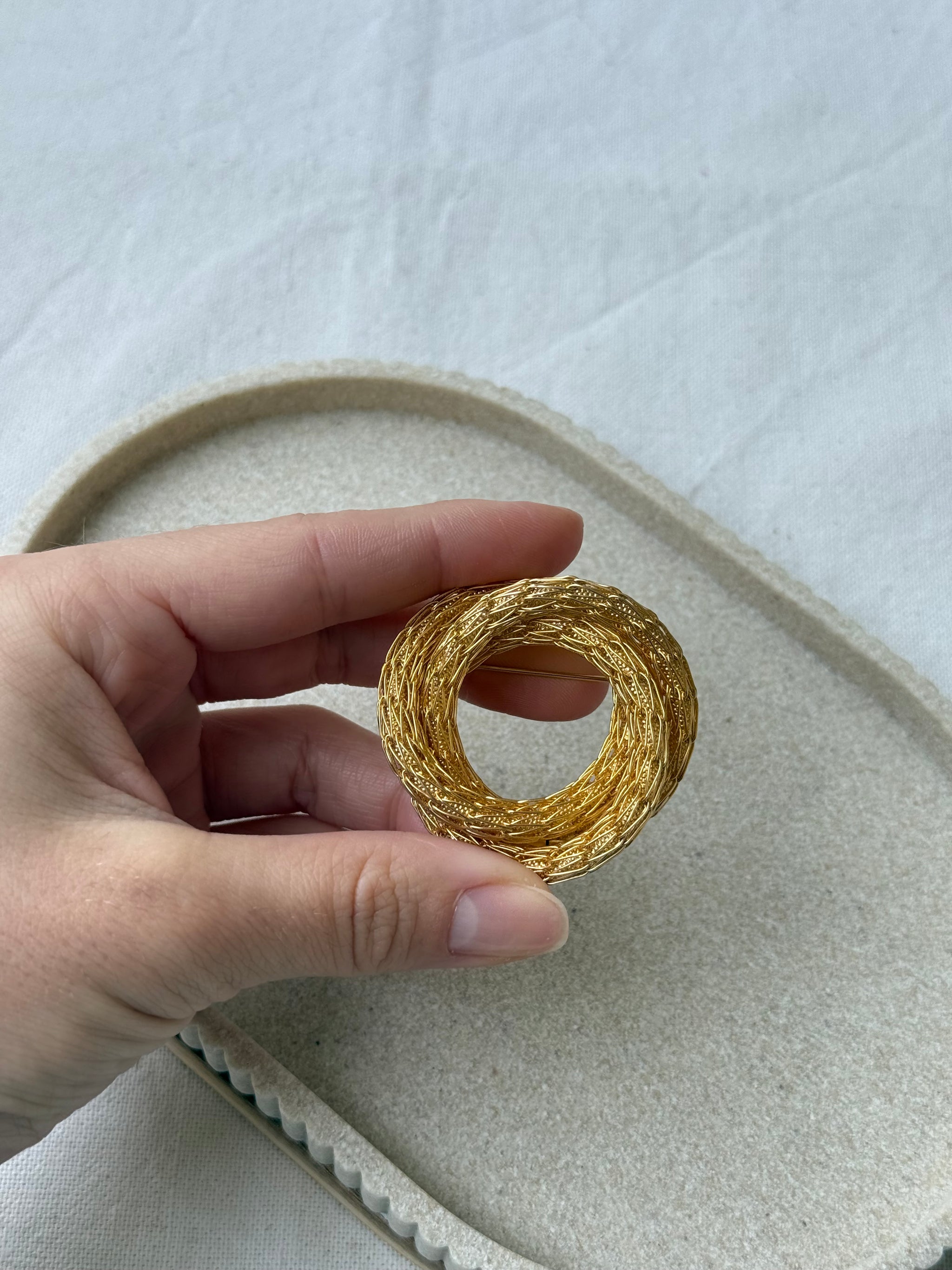 Broche vintage - Couronne texturée