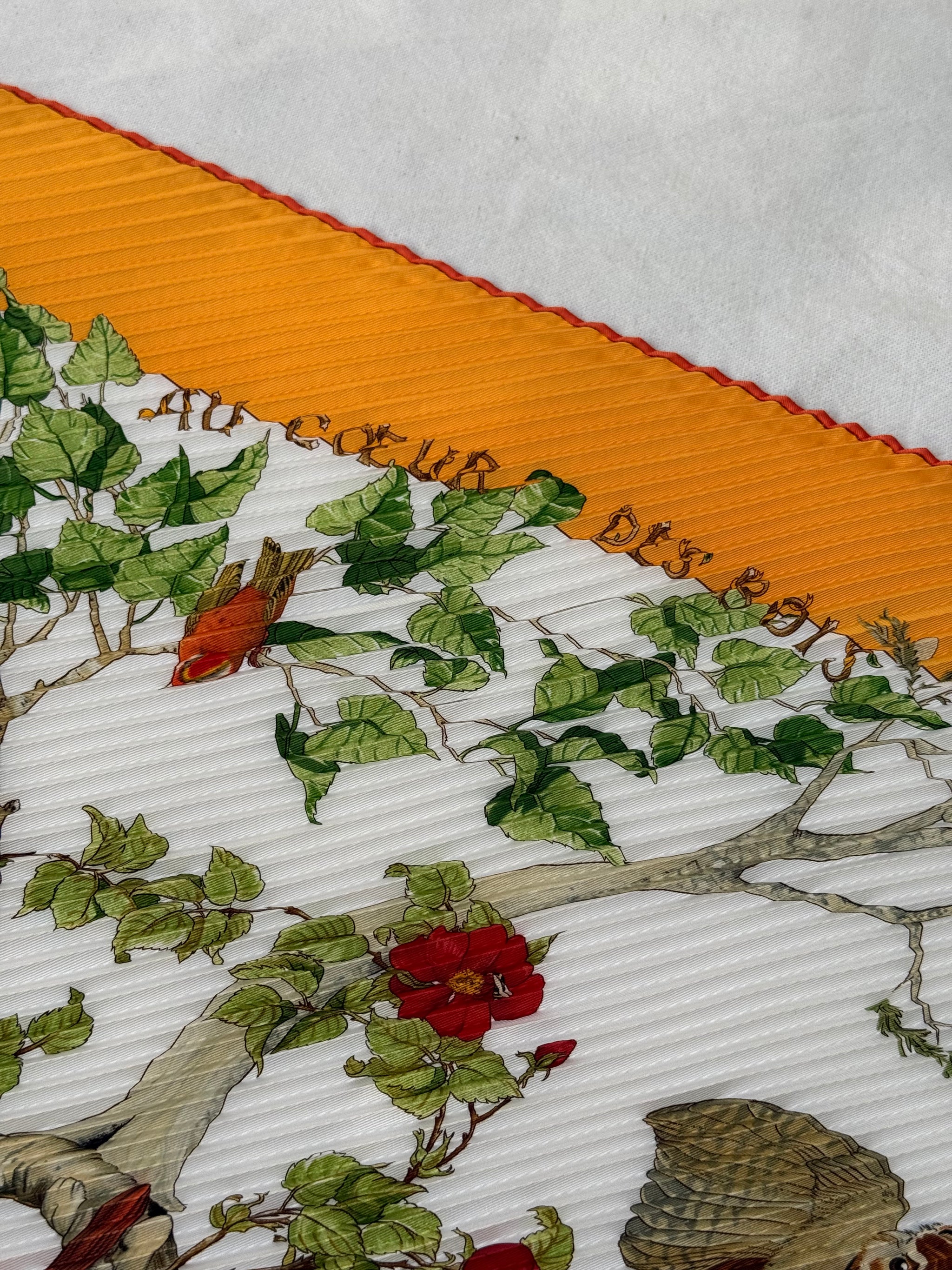 Foulard Hermès plissé – Modèle Au Cœur des Bois