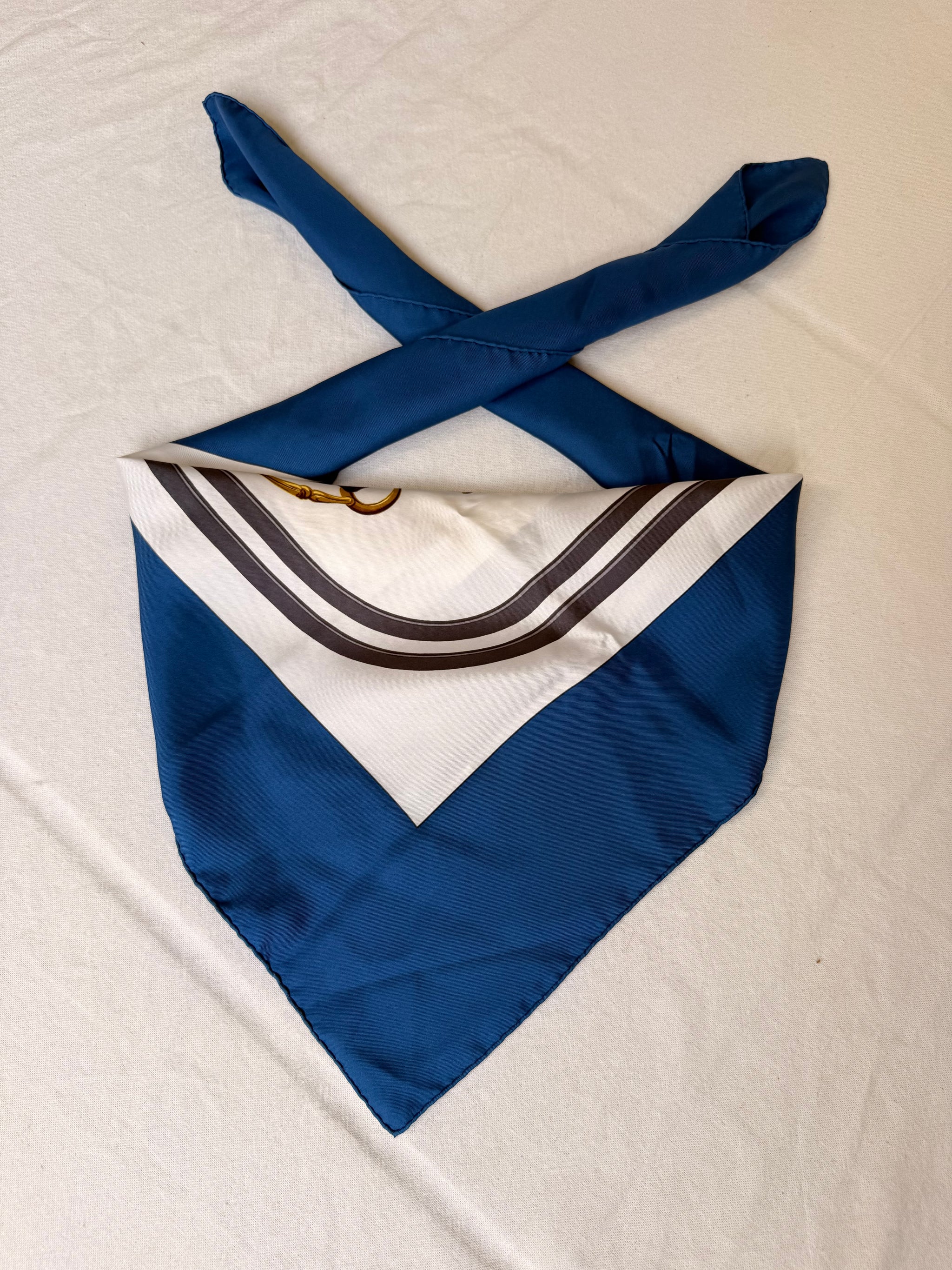 Foulard Hermès – Modèle Brides de Gala