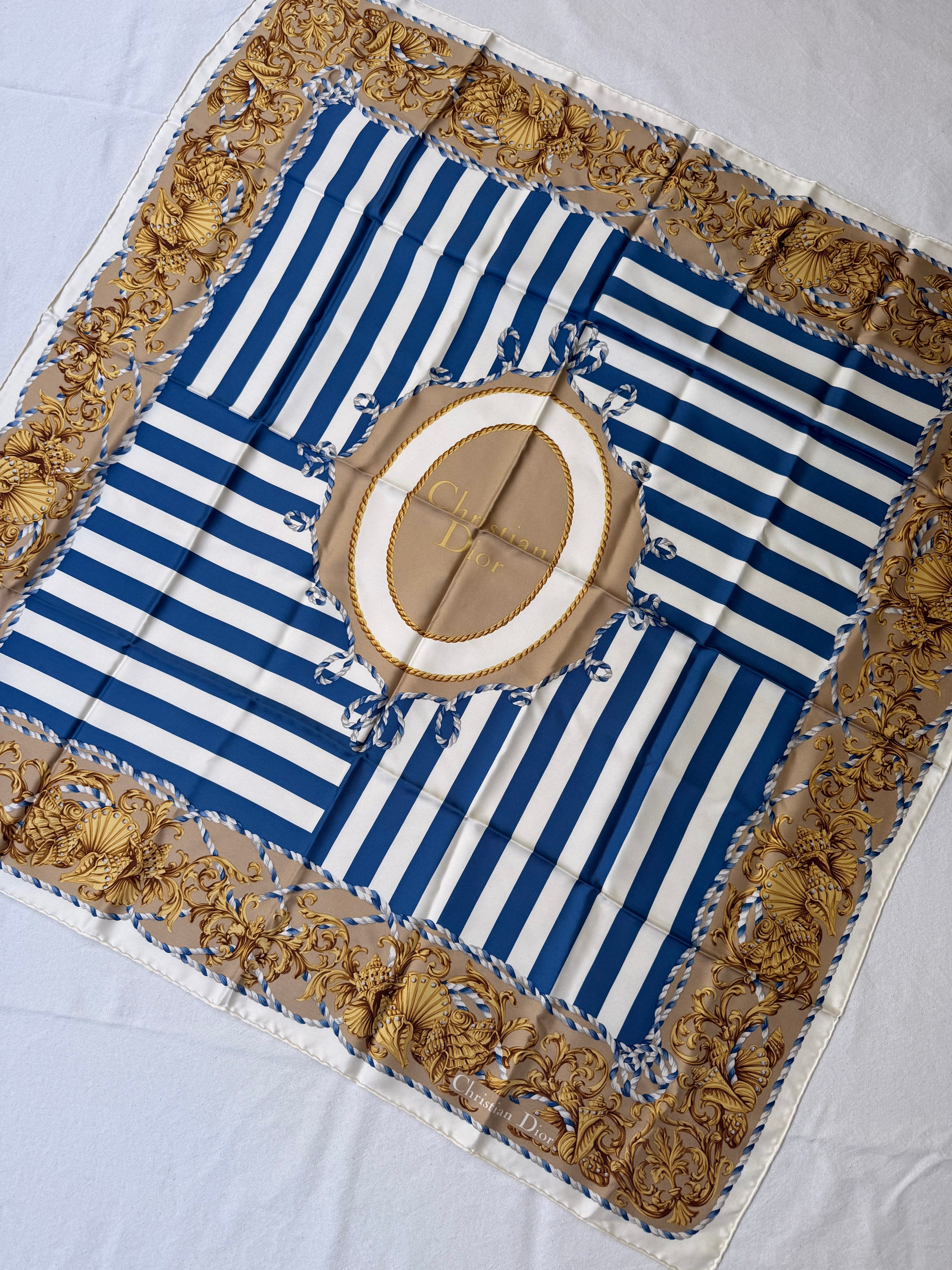 Foulard Christian Dior – Rayures marines et coquillages dorés