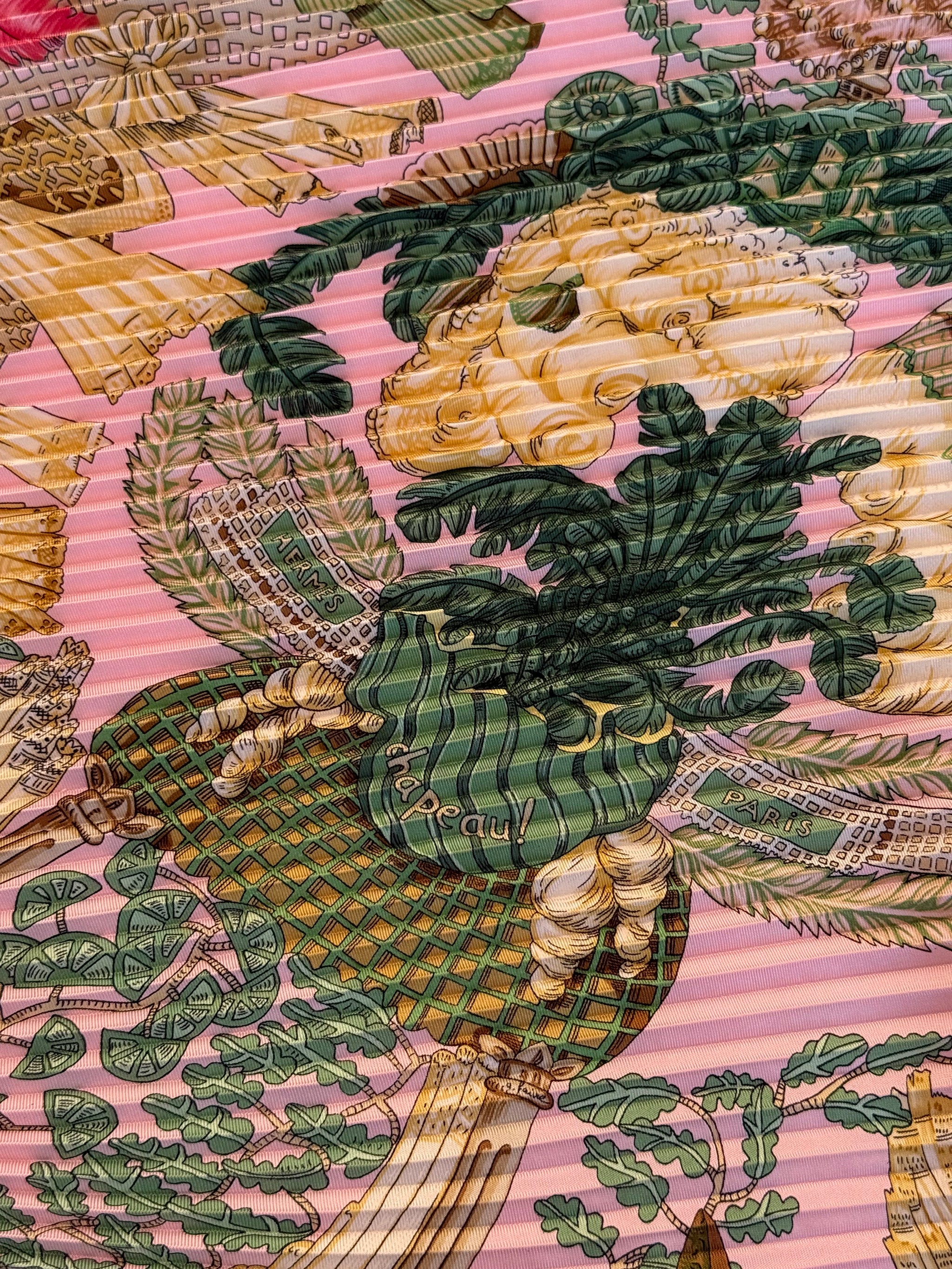 Foulard Hermès plissé – Modèle Chapeau