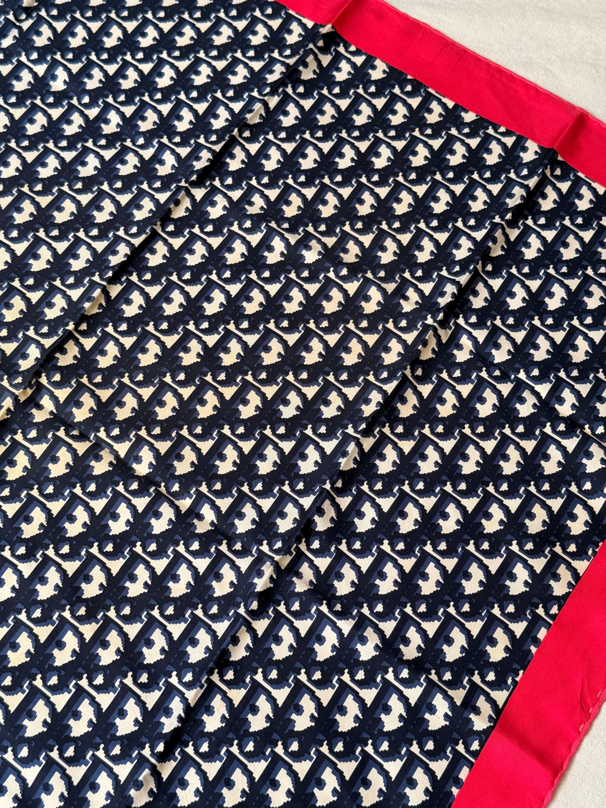 Foulard Christian Dior – Modèle monogramme bleu et rose