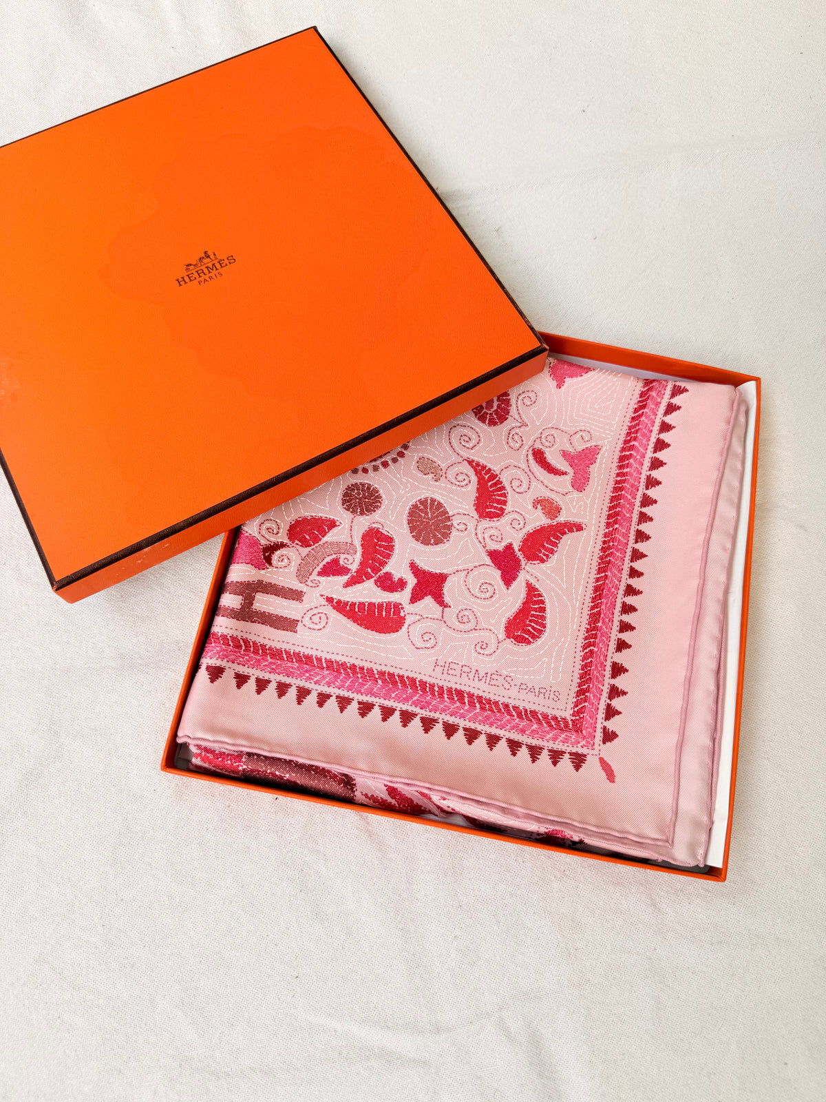 Foulard Hermès – Modèle Carré Kantha