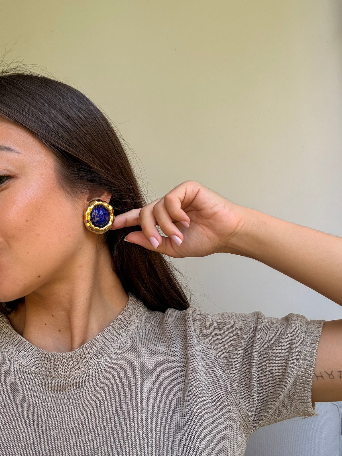 Boucles d’oreilles Guy Laroche vintage - Cabochons bleu profond