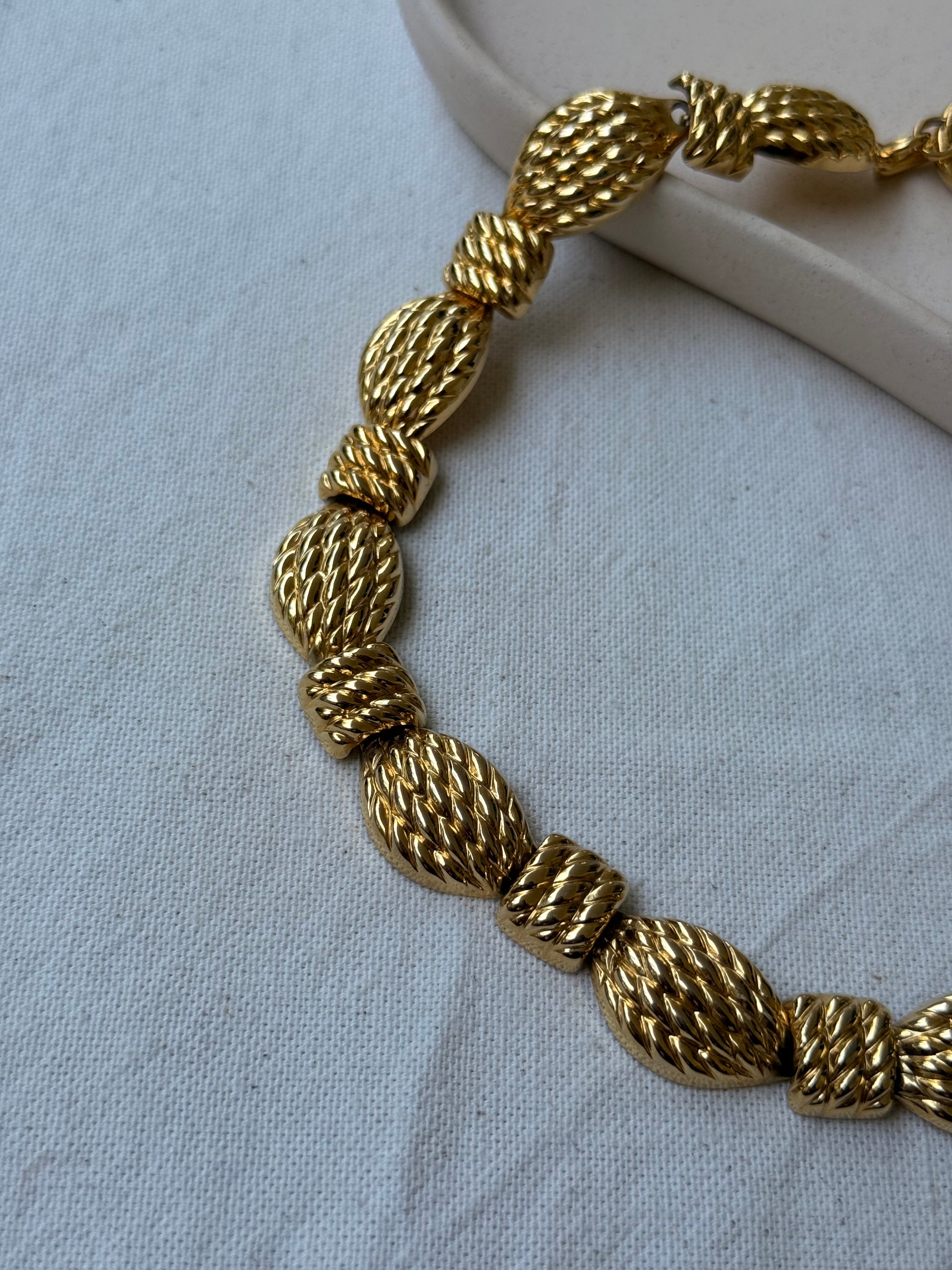 Collier doré vintage - maille texturée dorée