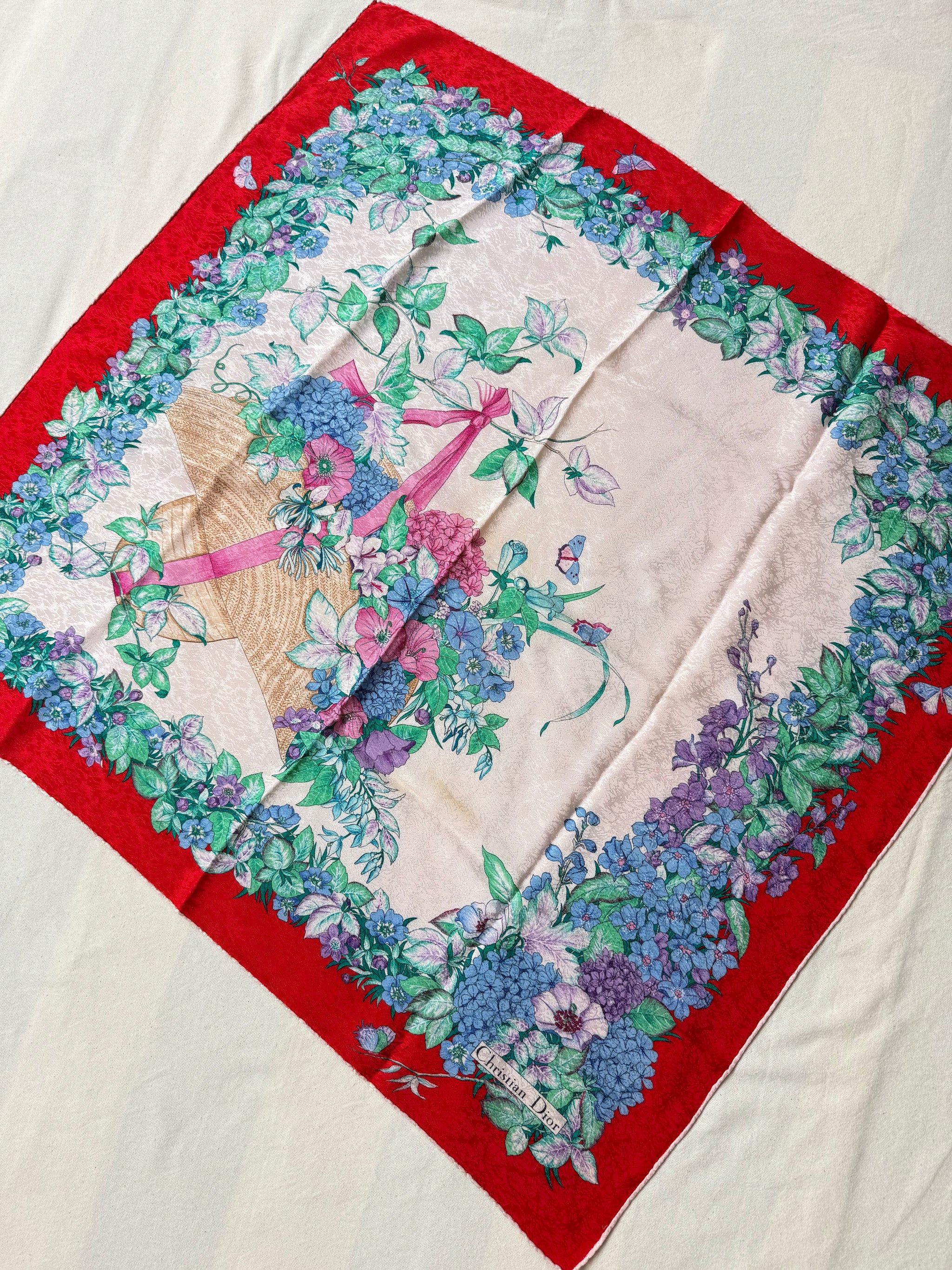 Foulard Christian Dior – Modèle rouge fleuris