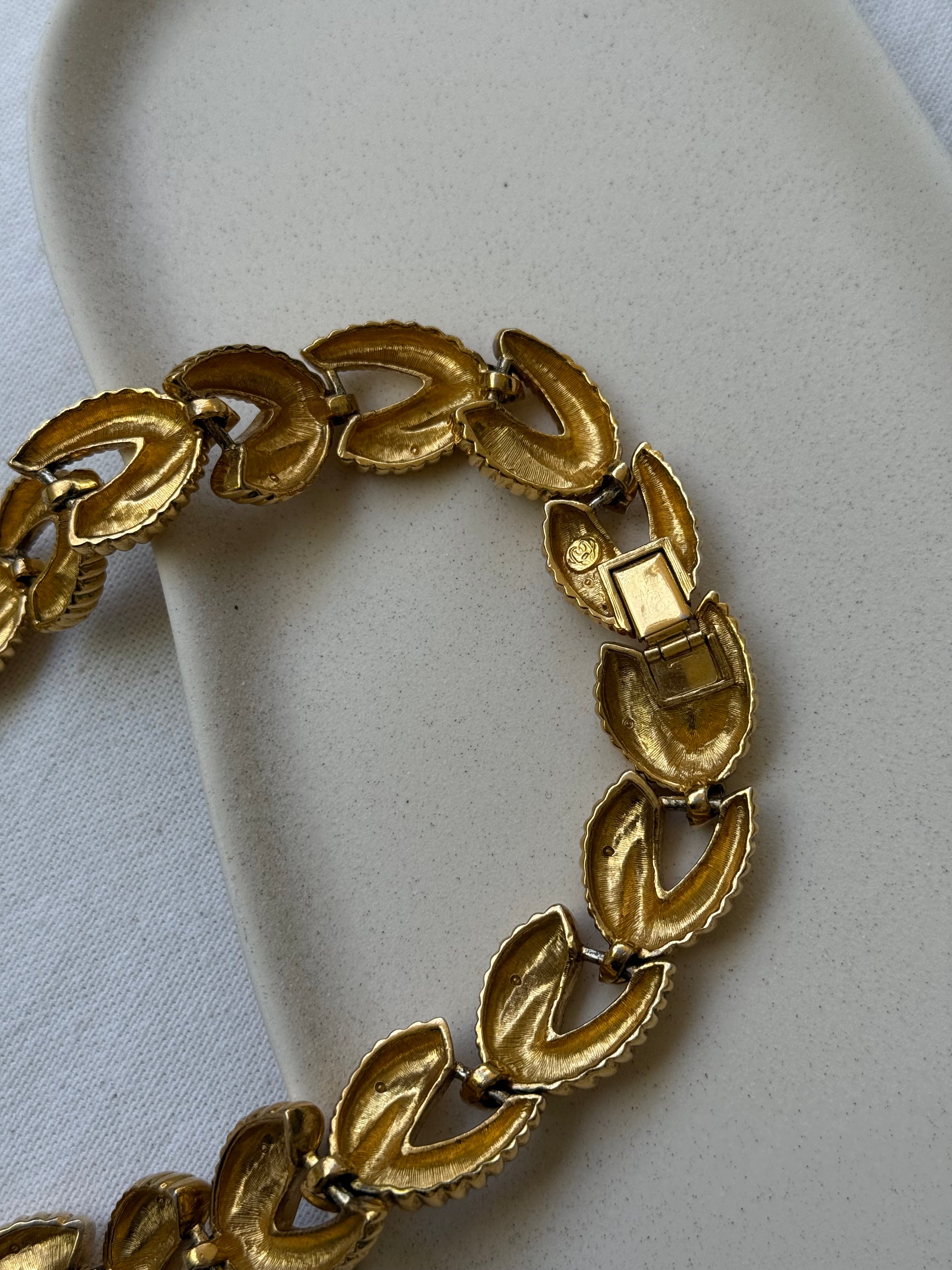 Collier doré vintage - Maillons torsadés et détails strass